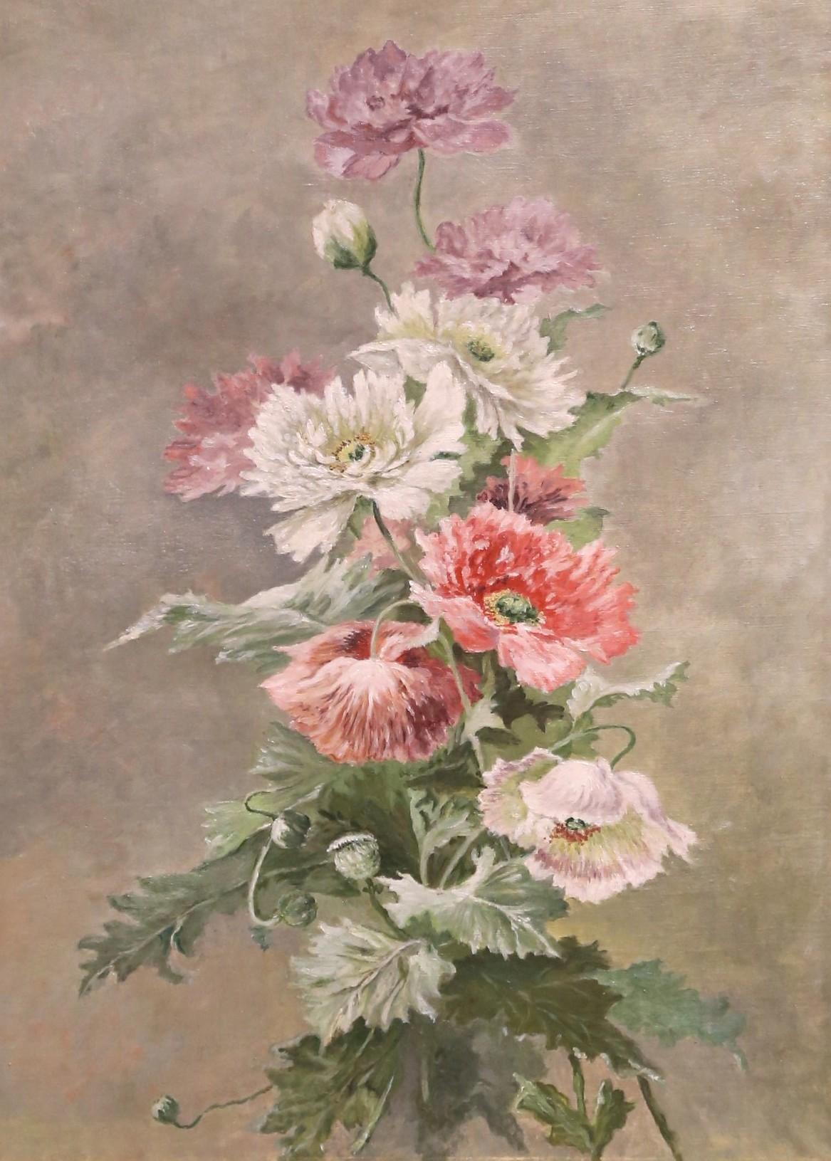 Français Peinture florale à l'huile sur toile du XIXe siècle dans un cadre en bois sculpté et doré en vente