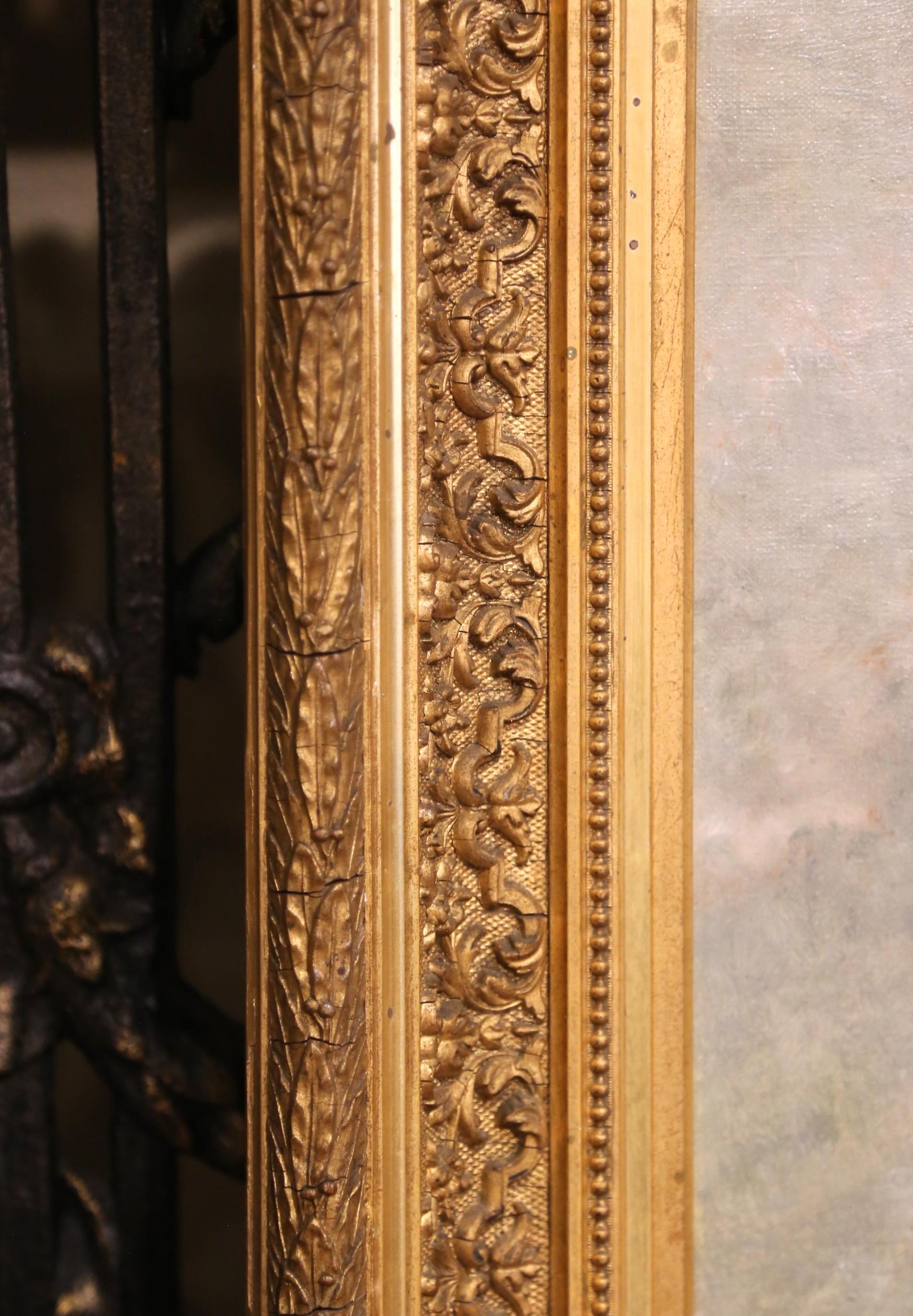 Peinture florale à l'huile sur toile du XIXe siècle dans un cadre en bois sculpté et doré en vente 2