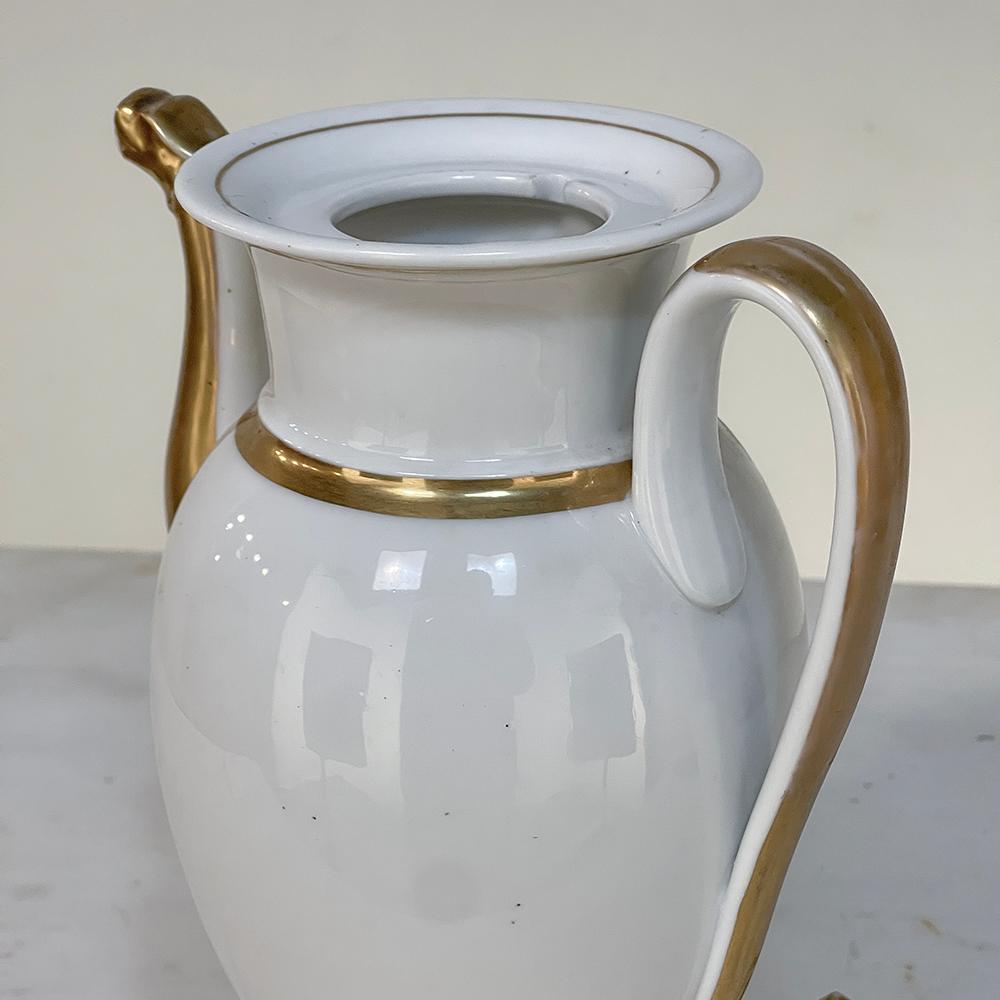 19th Century French Old Paris - Vieux Paris Porcelain Neoclassical Coffee Pot For Sale 6