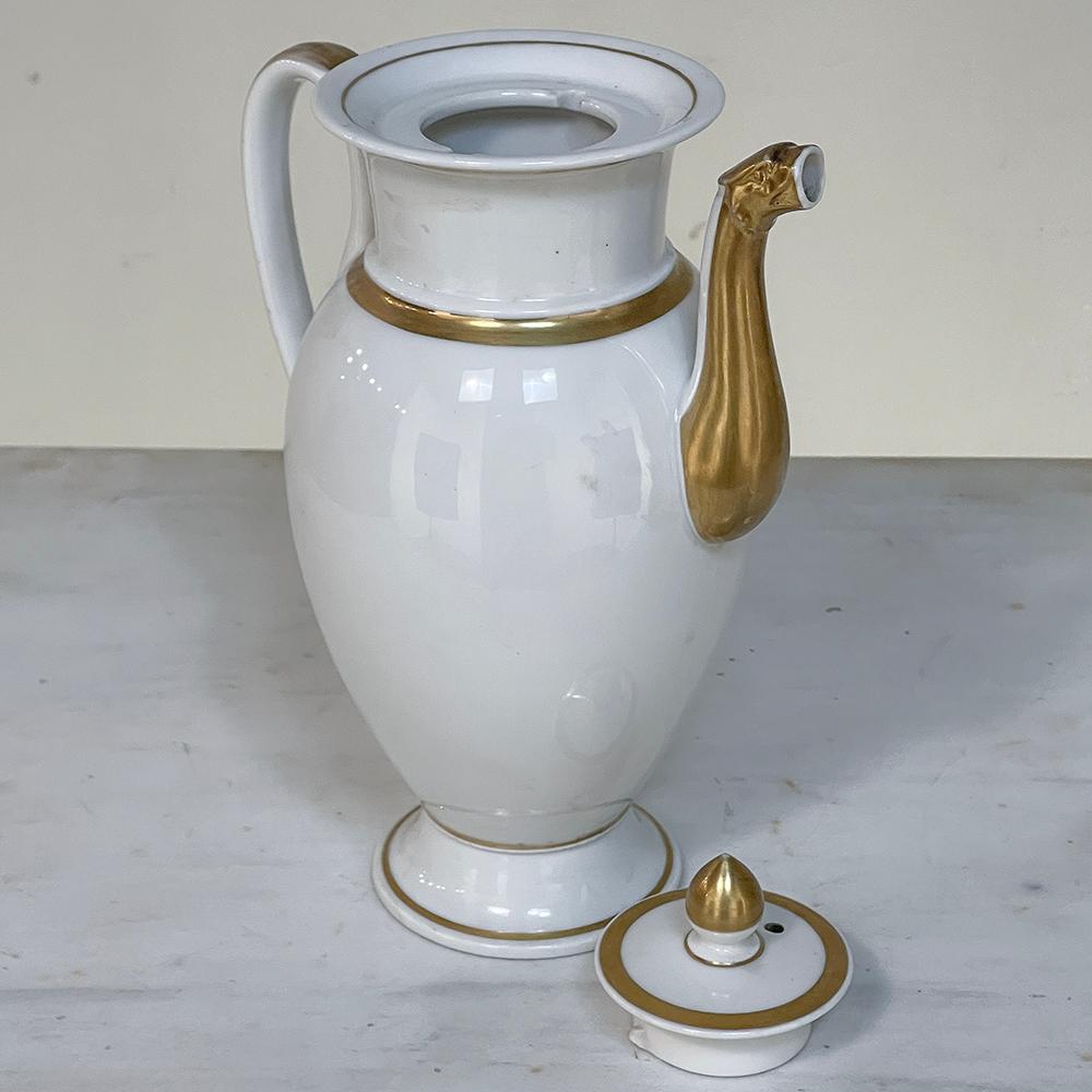 19th Century French Old Paris - Vieux Paris Porcelain Neoclassical Coffee Pot For Sale 7