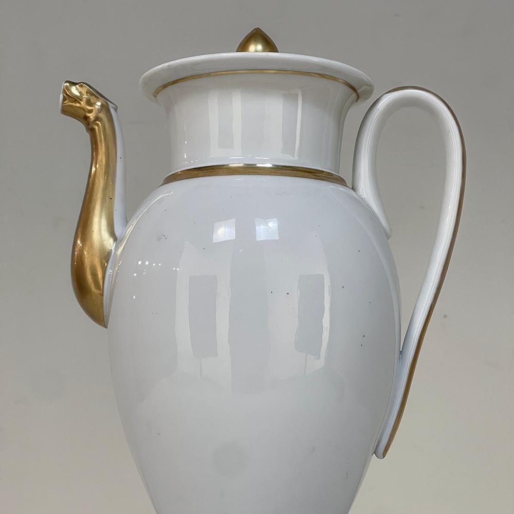 19th Century French Old Paris - Vieux Paris Porcelain Neoclassical Coffee Pot For Sale 8