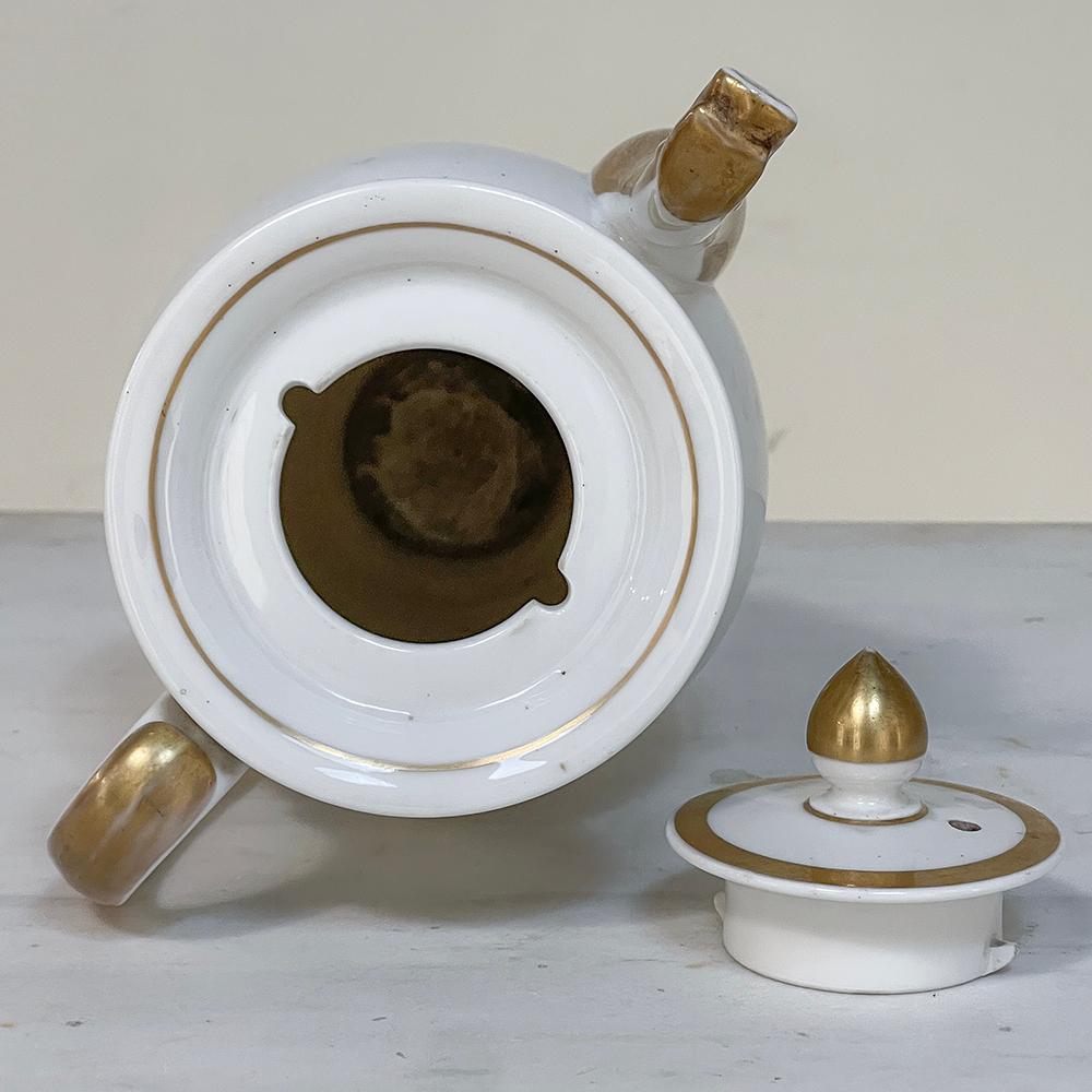 19th Century French Old Paris - Vieux Paris Porcelain Neoclassical Coffee Pot For Sale 10