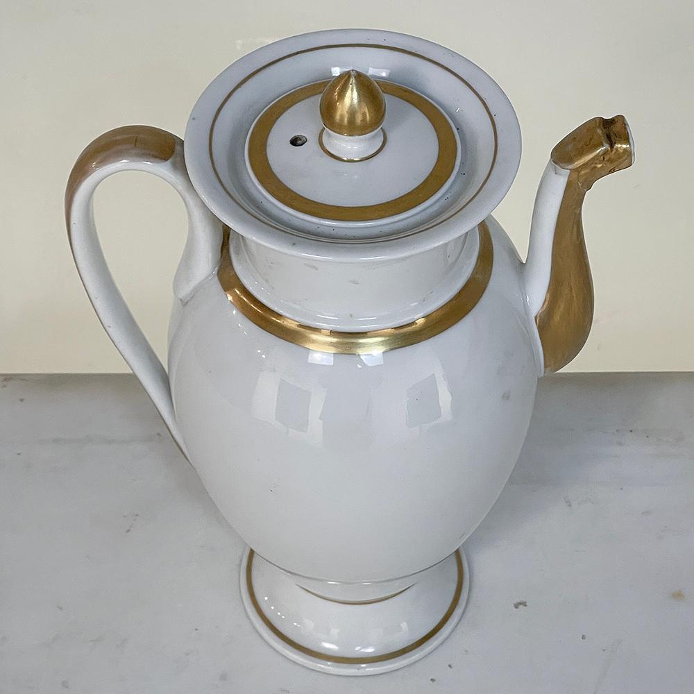 19th Century French Old Paris - Vieux Paris Porcelain Neoclassical Coffee Pot For Sale 2