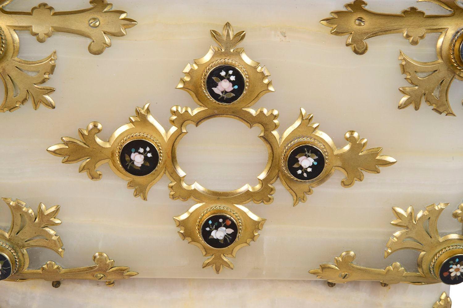 19th Century French onyx + ormolu jewellery casket. For Sale 1