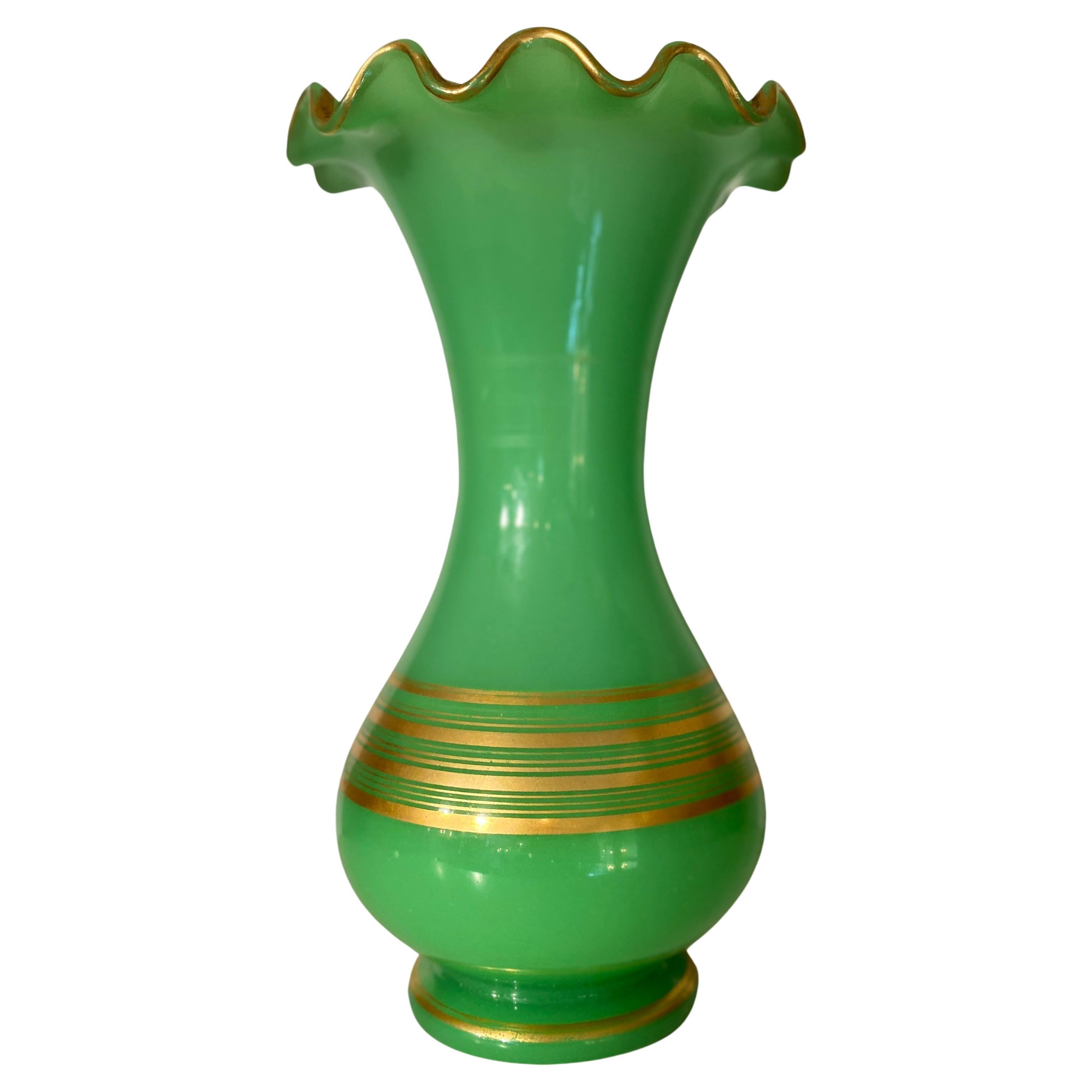 Vase en verre French Opaline Uranium du 19ème siècle