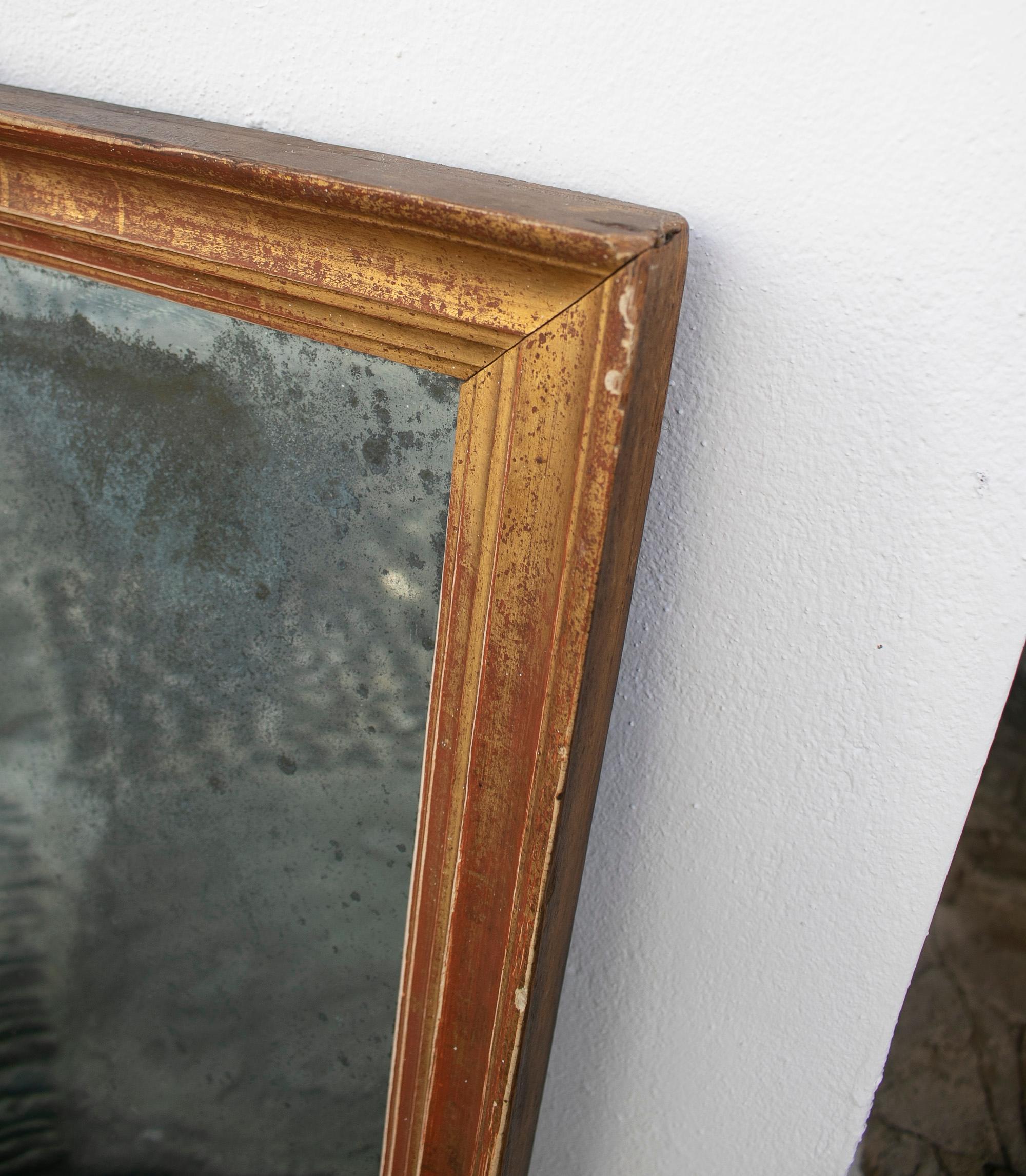 Specchio originale francese del XIX secolo con cornice in legno dorato in vendita 1