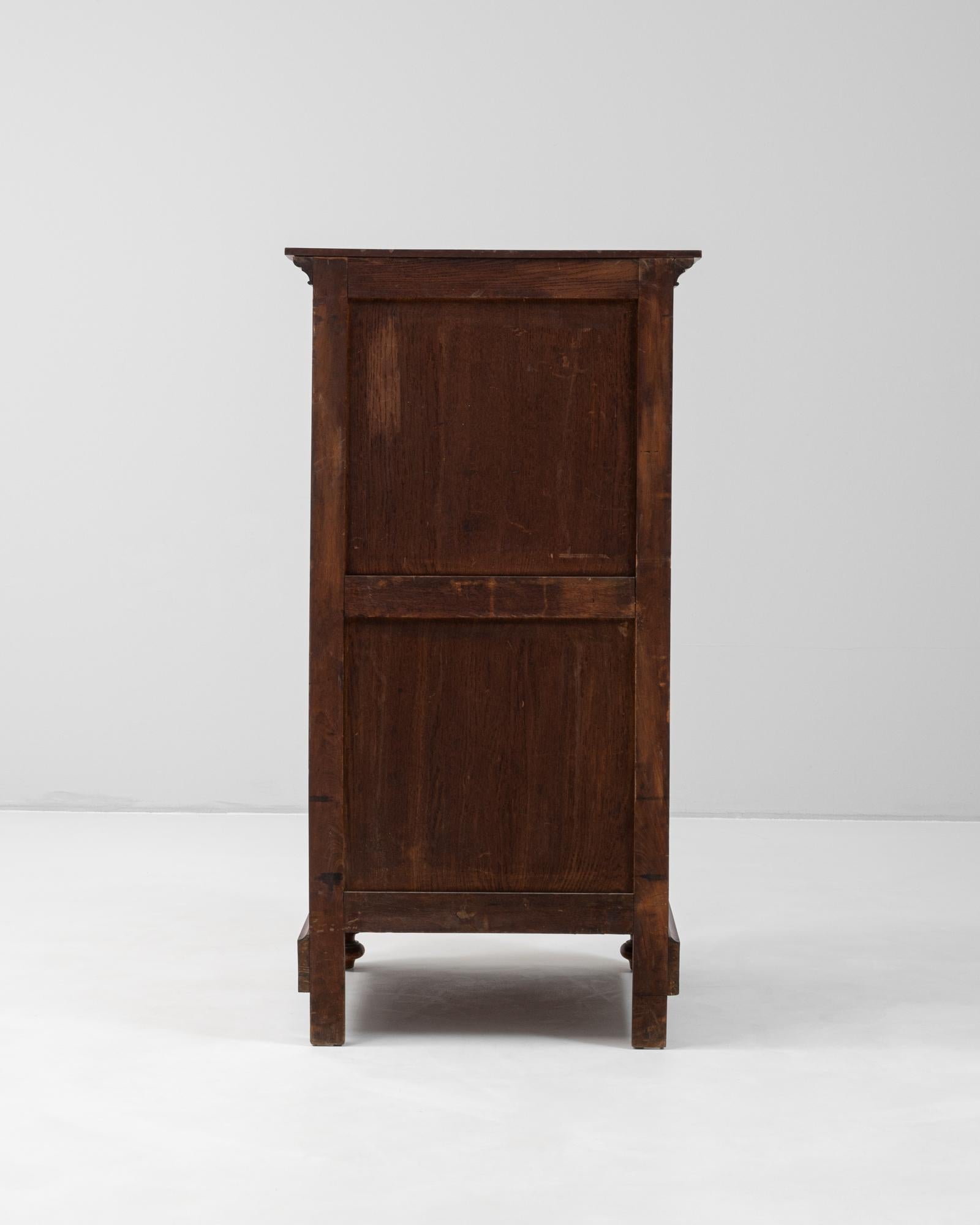 Armadio in legno patinato originale francese del XIX secolo in vendita 5