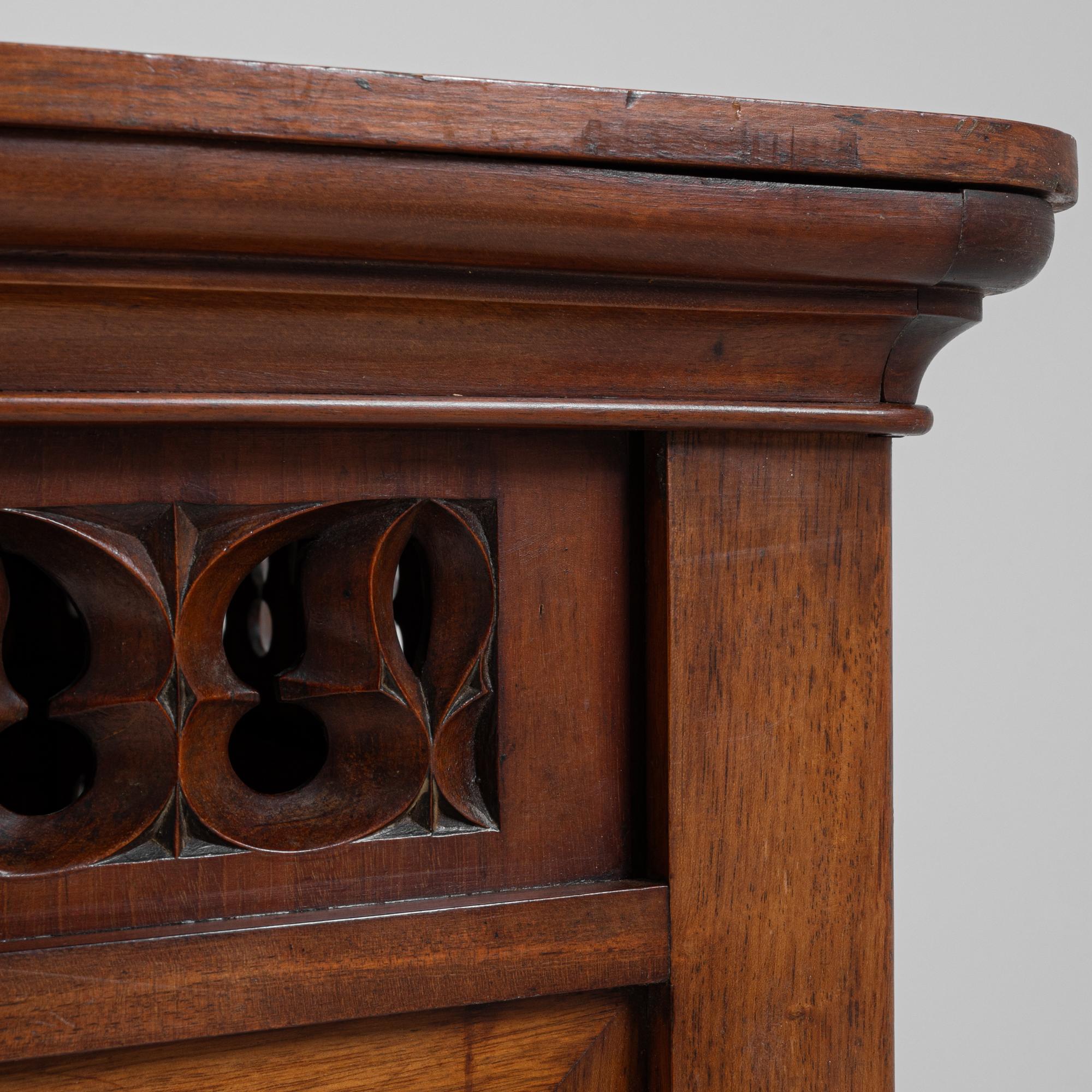 Armadio in legno patinato originale francese del XIX secolo in vendita 6