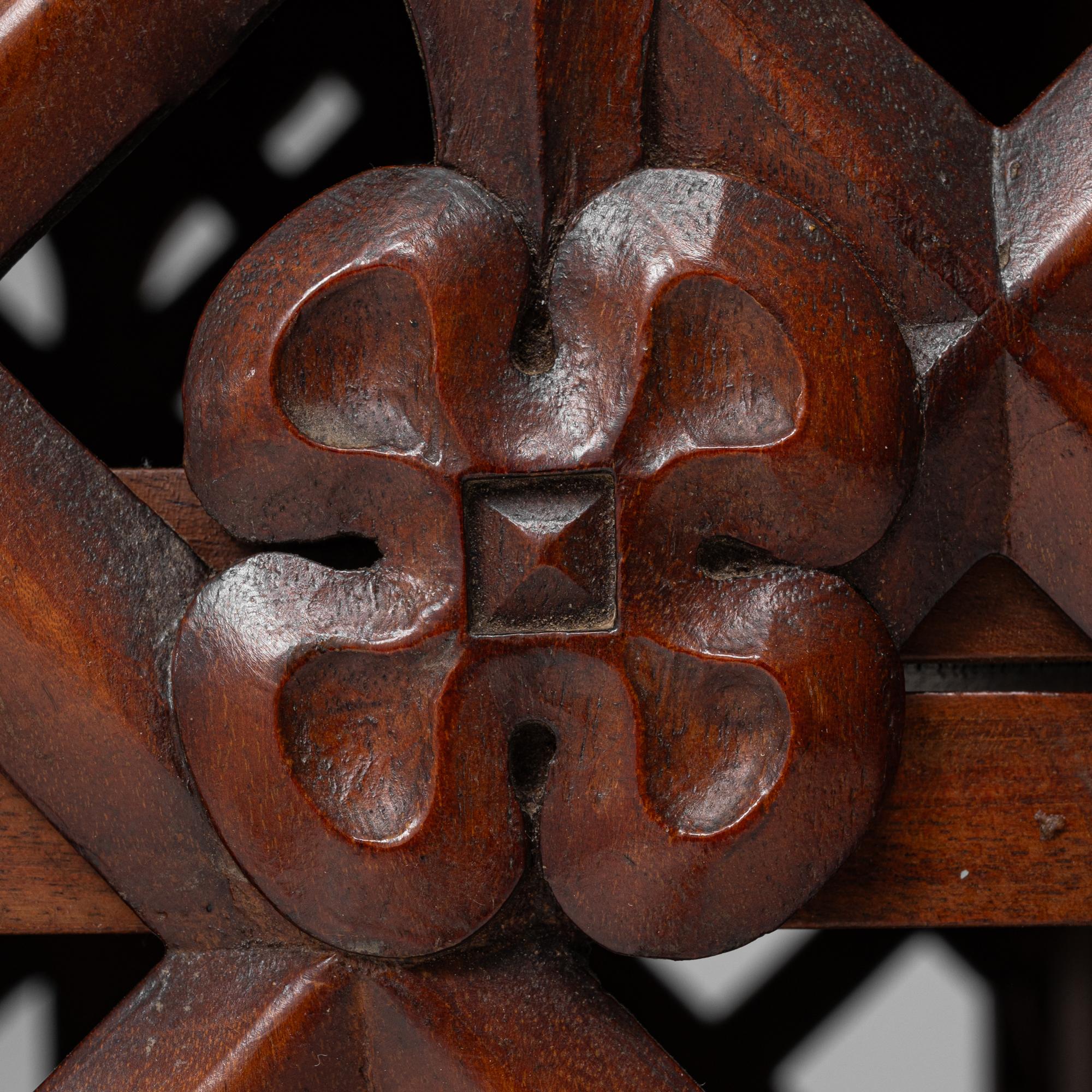 Armadio in legno patinato originale francese del XIX secolo in vendita 8