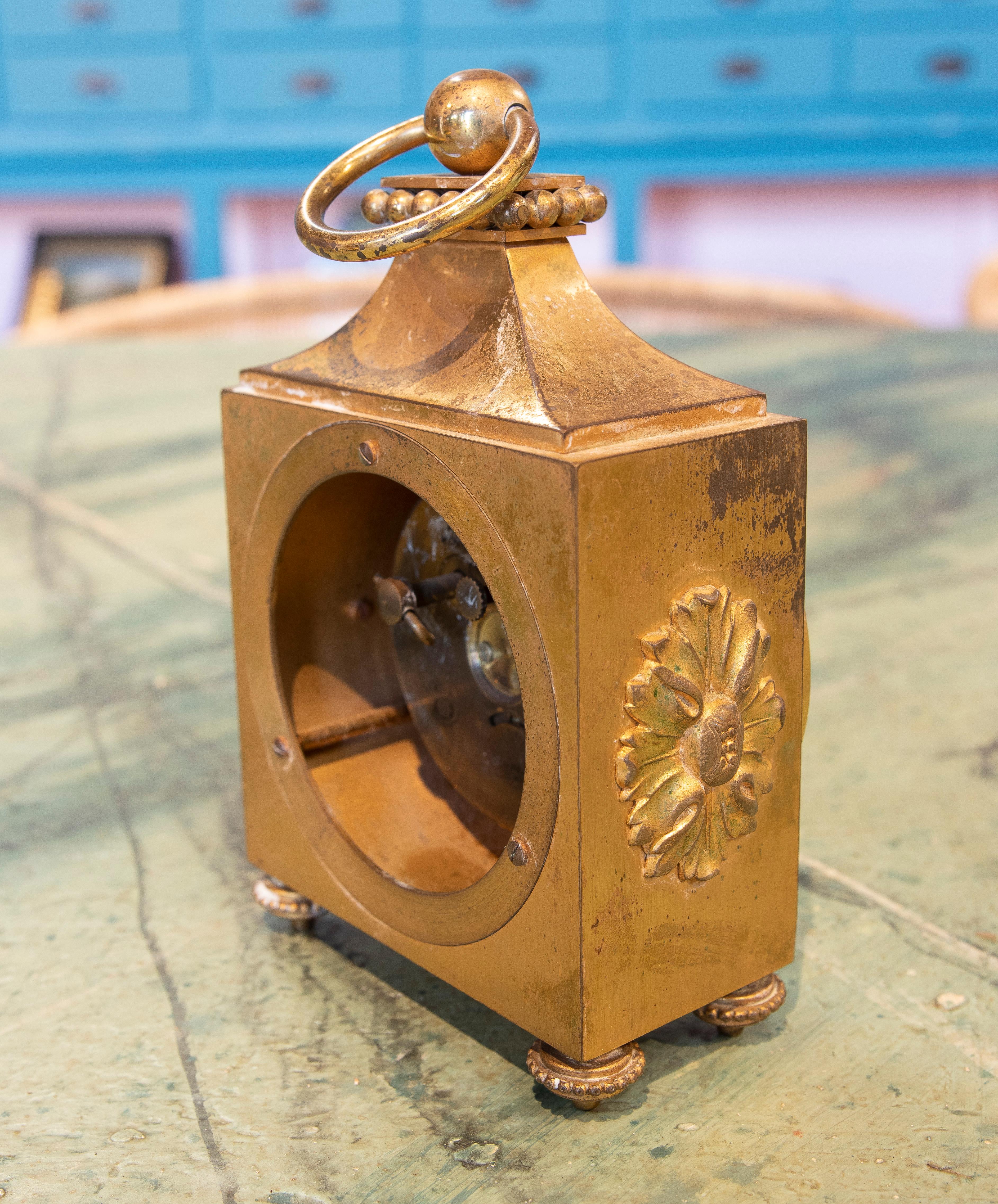 Französische Gold vergoldete Bronze-Tischuhr aus dem 19. Jahrhundert, Goldbronze „Bronze Dor“ im Angebot 1