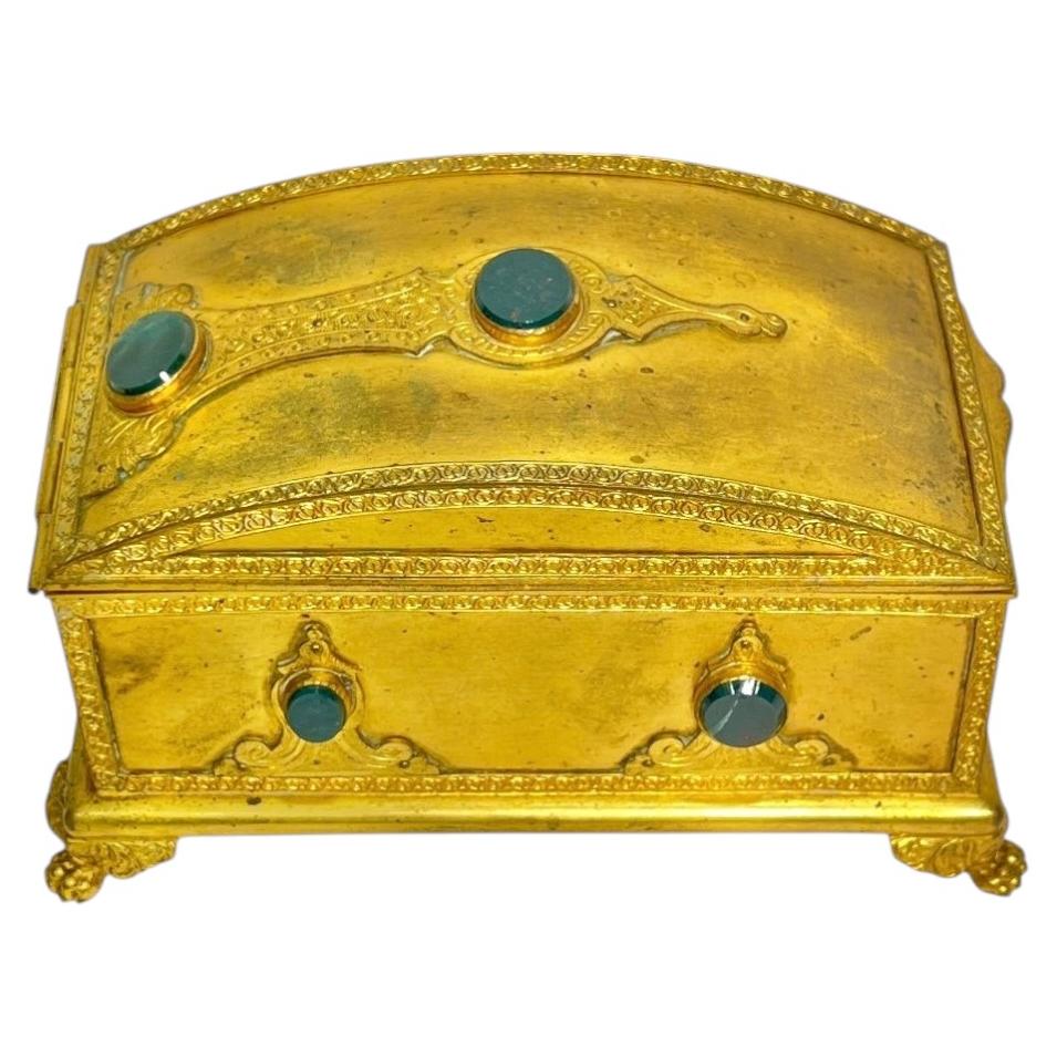 Cofre francés del siglo XIX para joyas, de bronce dorado, de Alphonse Giroux en venta
