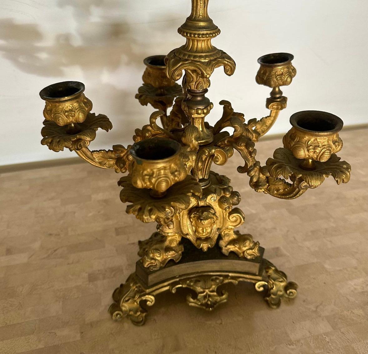 Fin du XIXe siècle Lampe candélabre française du 19e siècle en bronze doré avec abat-jour en tôle en vente