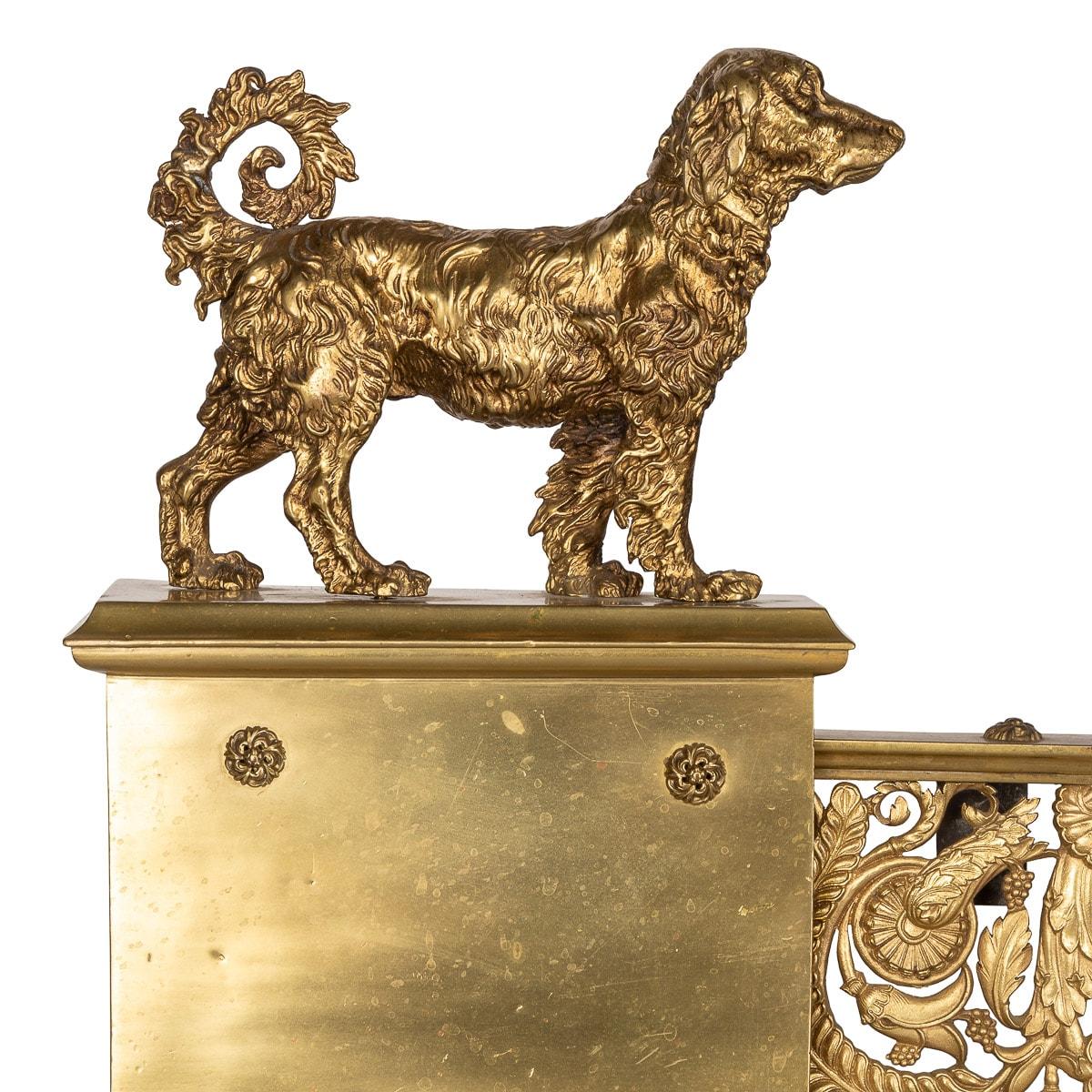 19th Century French Ormolu Fireplace Chenets Decorated with Dogs For Sale 2