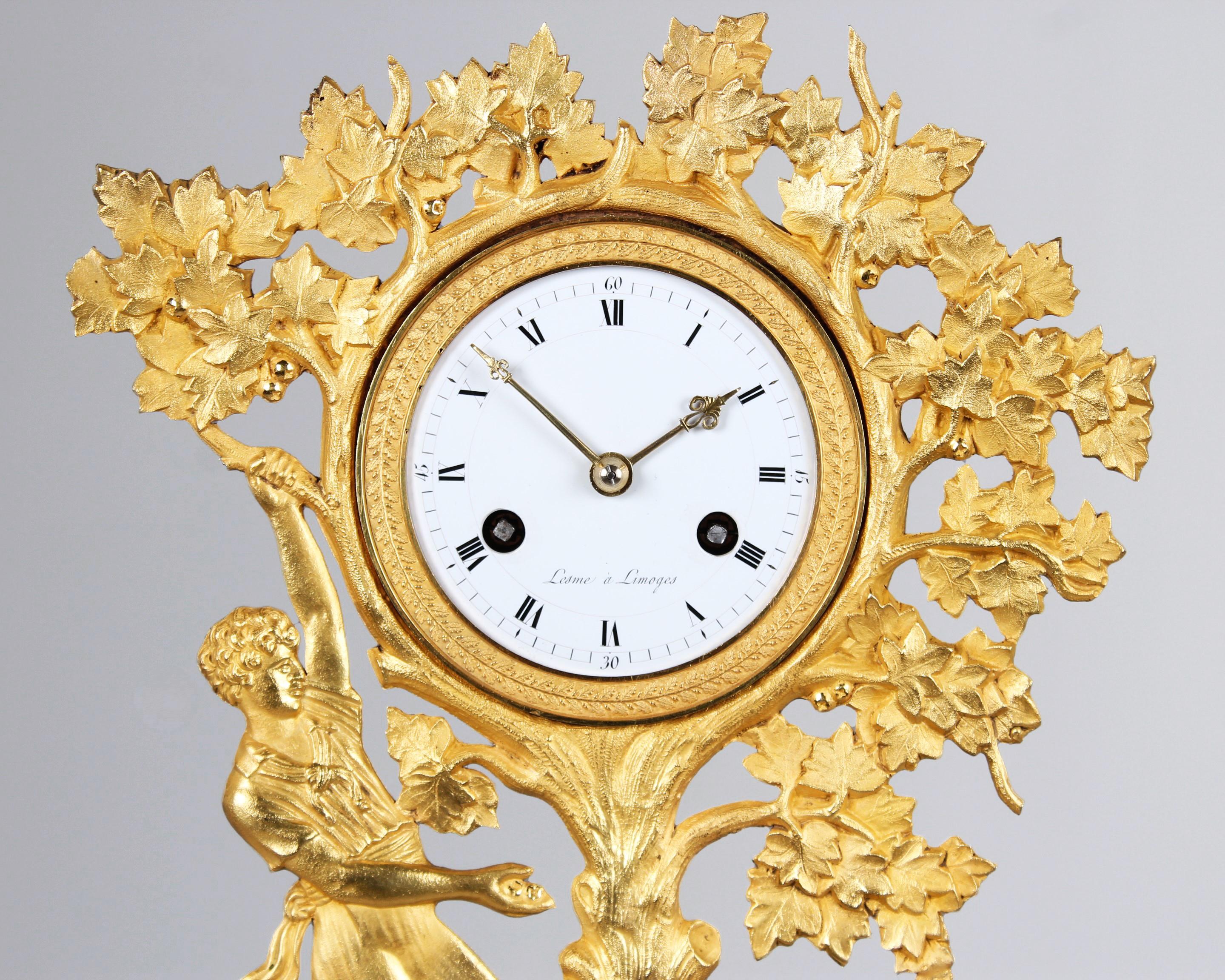 19th Century French mantel clock

France (Limoges)
Ormolu
around 1840

Dimensions: H x W x D: 37 x 22 x 10 cm

Description:
The bronze, cast in relief and then fire-gilded, stands on a black marble base supported by bell feet.
It depicts a couple