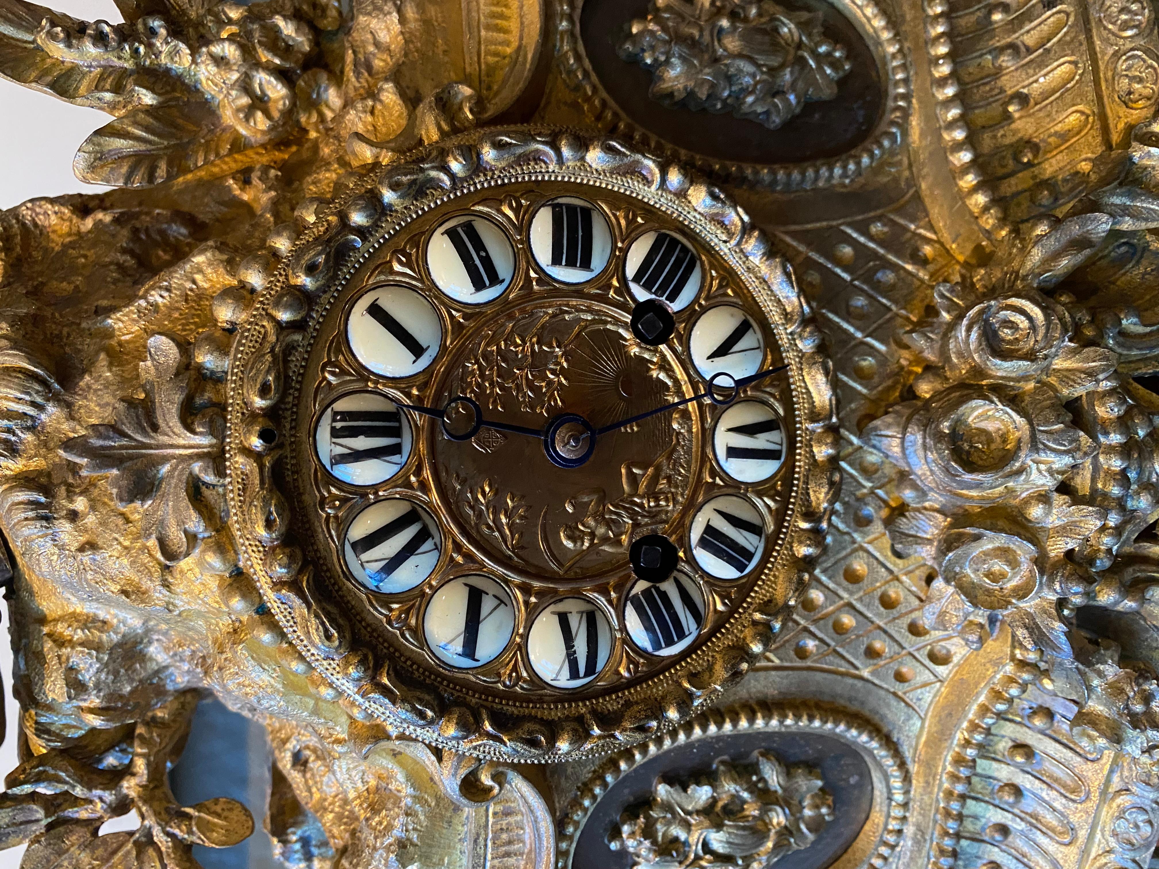 19th Century French Ormolu Mantle Clock in Orientalist Motif In Good Condition For Sale In Nantucket, MA