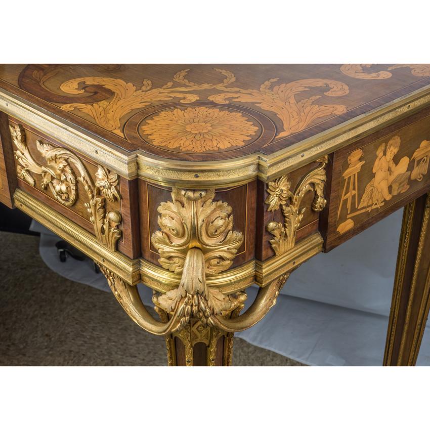 Mesa central francesa del siglo XIX de marquetería montada en ormolu Att. Alfred Beurdeley en venta 1