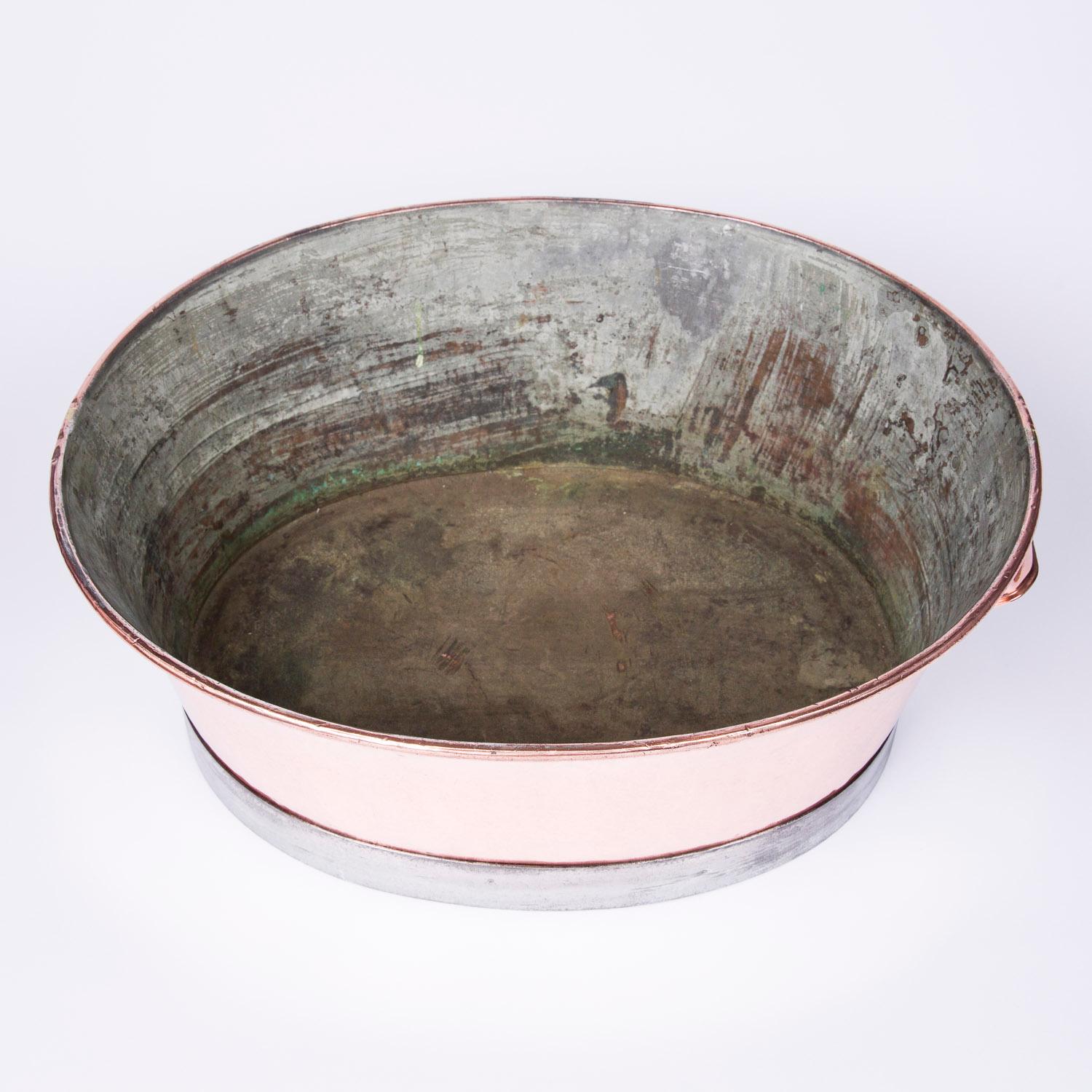 19th Century French Oval Cooper Bowl In Good Condition For Sale In London, GB