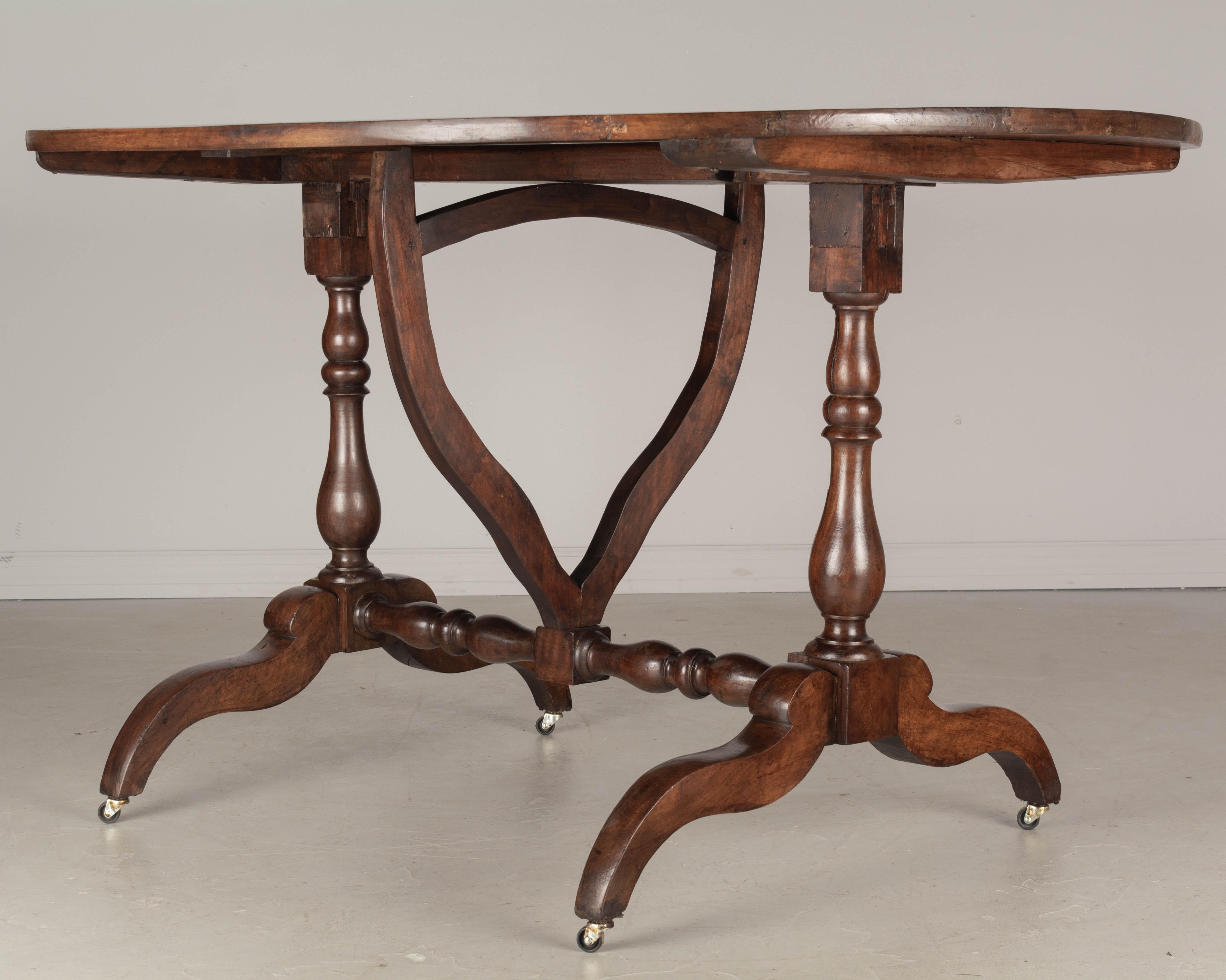 19th Century French Oval Dining Table or Tilt Top Table For Sale 4