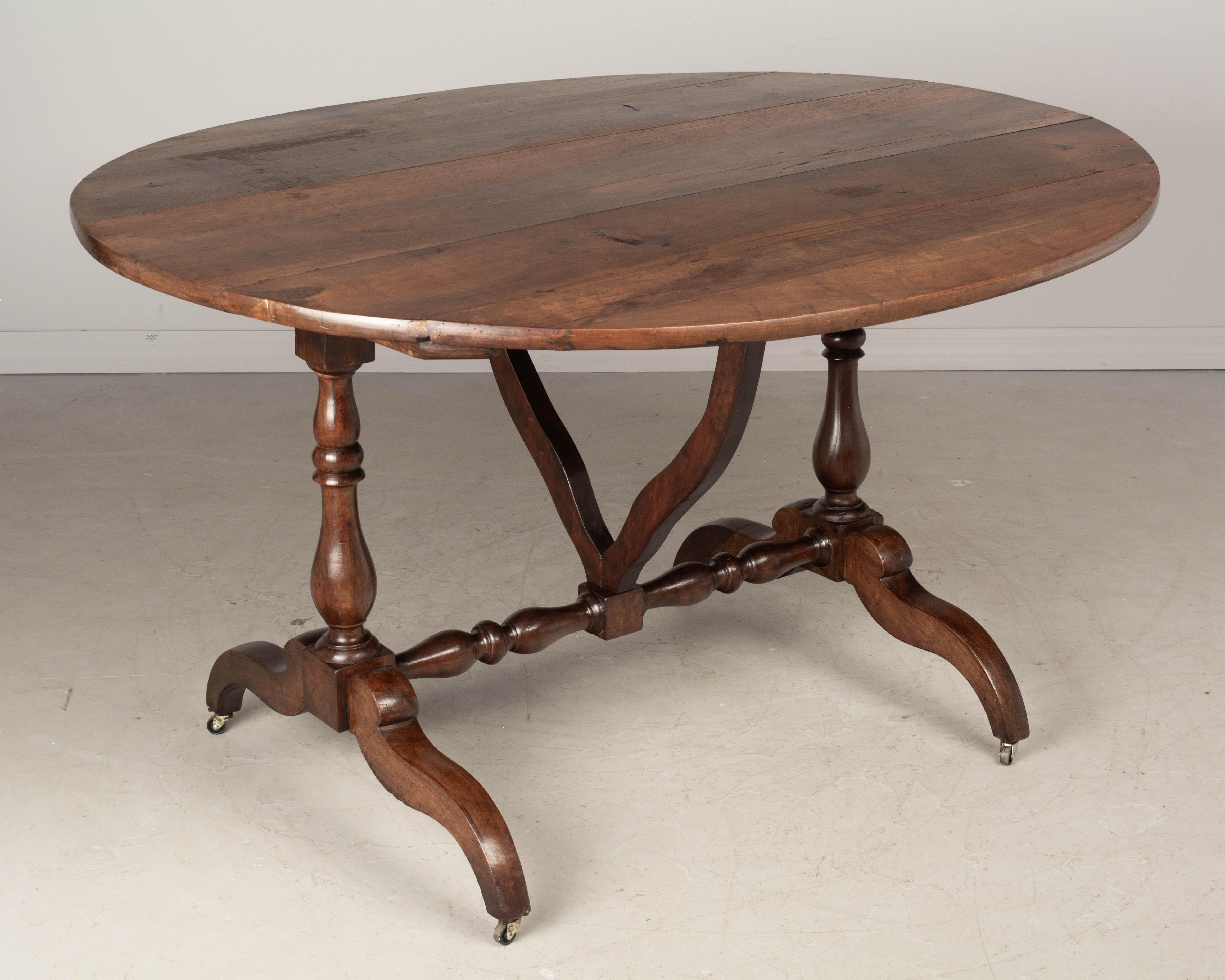 19th Century French Oval Dining Table or Tilt Top Table For Sale 2