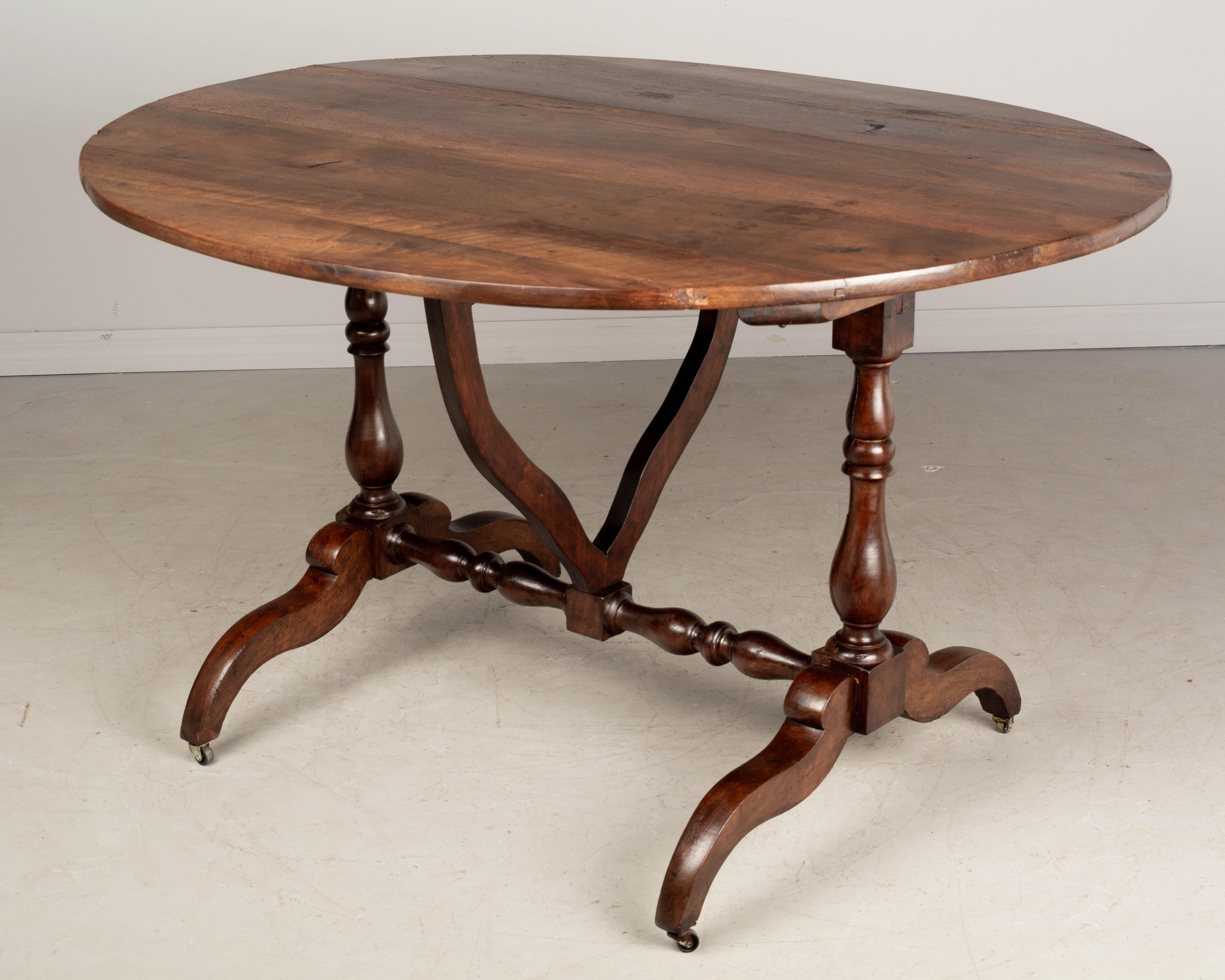 19th Century French Oval Dining Table or Tilt Top Table For Sale 3