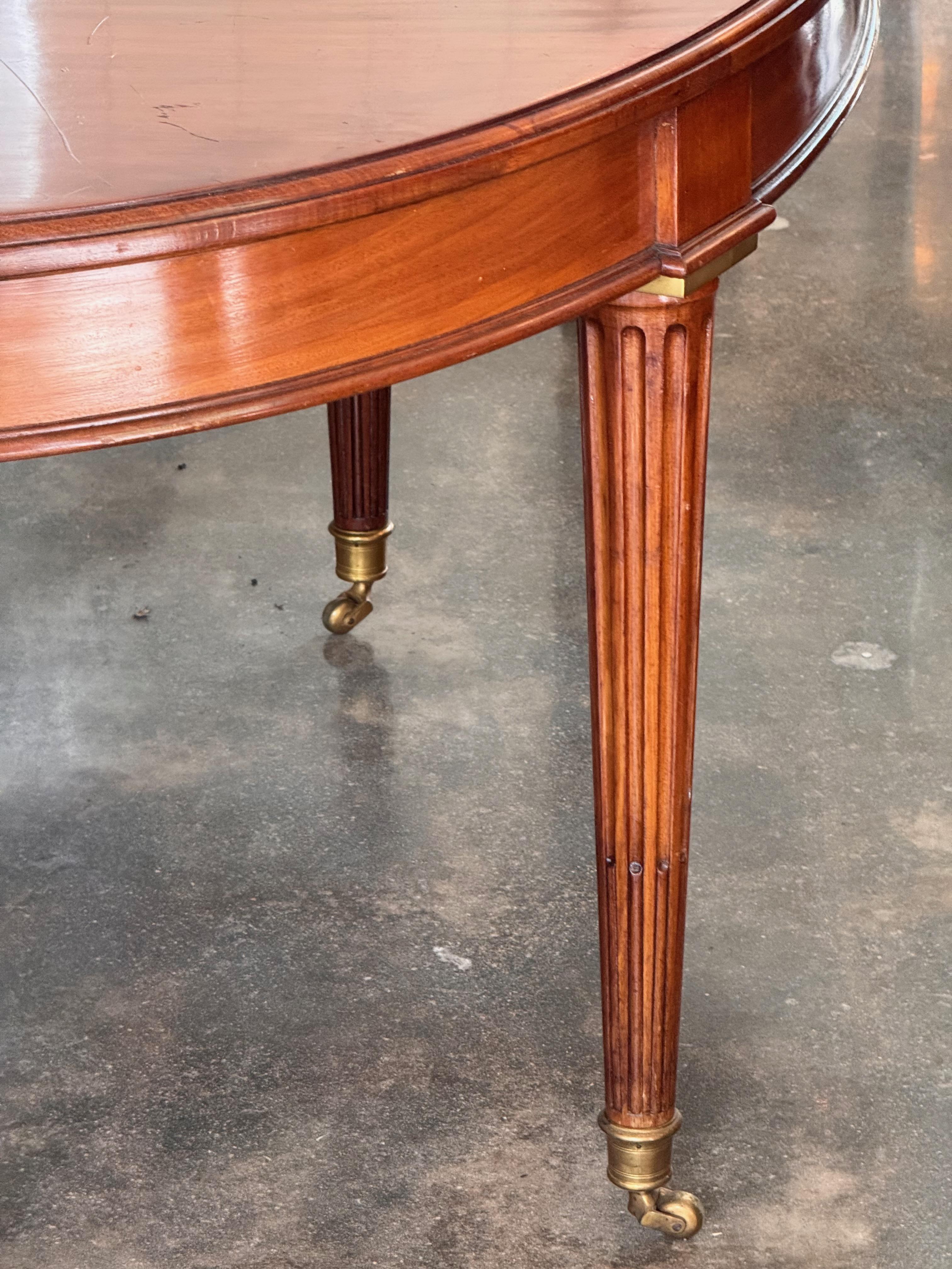 Mesa de comedor ovalada francesa del siglo XIX con extensión en Bueno estado para la venta en Charlottesville, VA