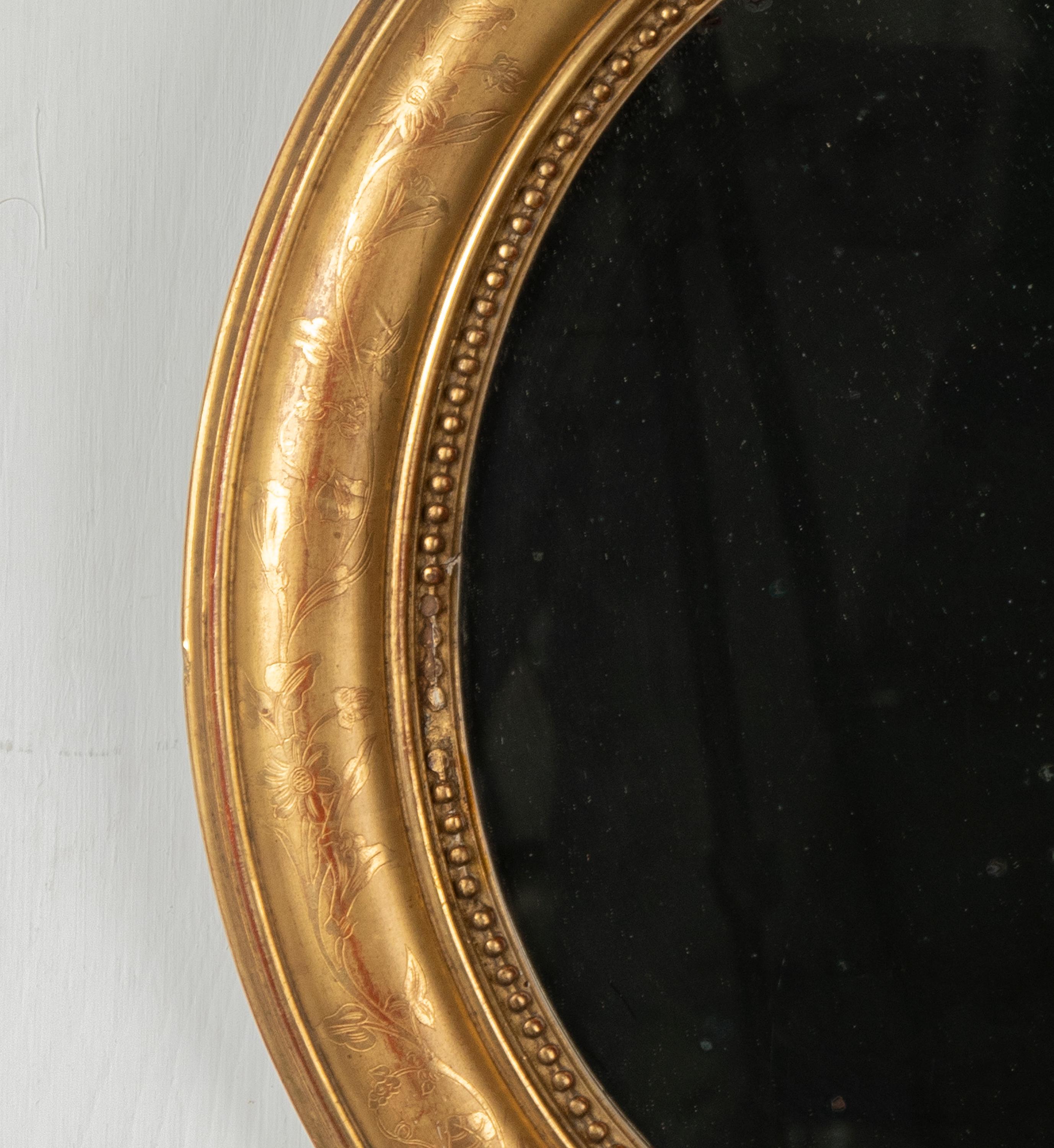 19th Century French Oval Mirror Gesso on Wood Gold Leaf Gilded Floral Etched In Good Condition In Casteren, Noord-Brabant