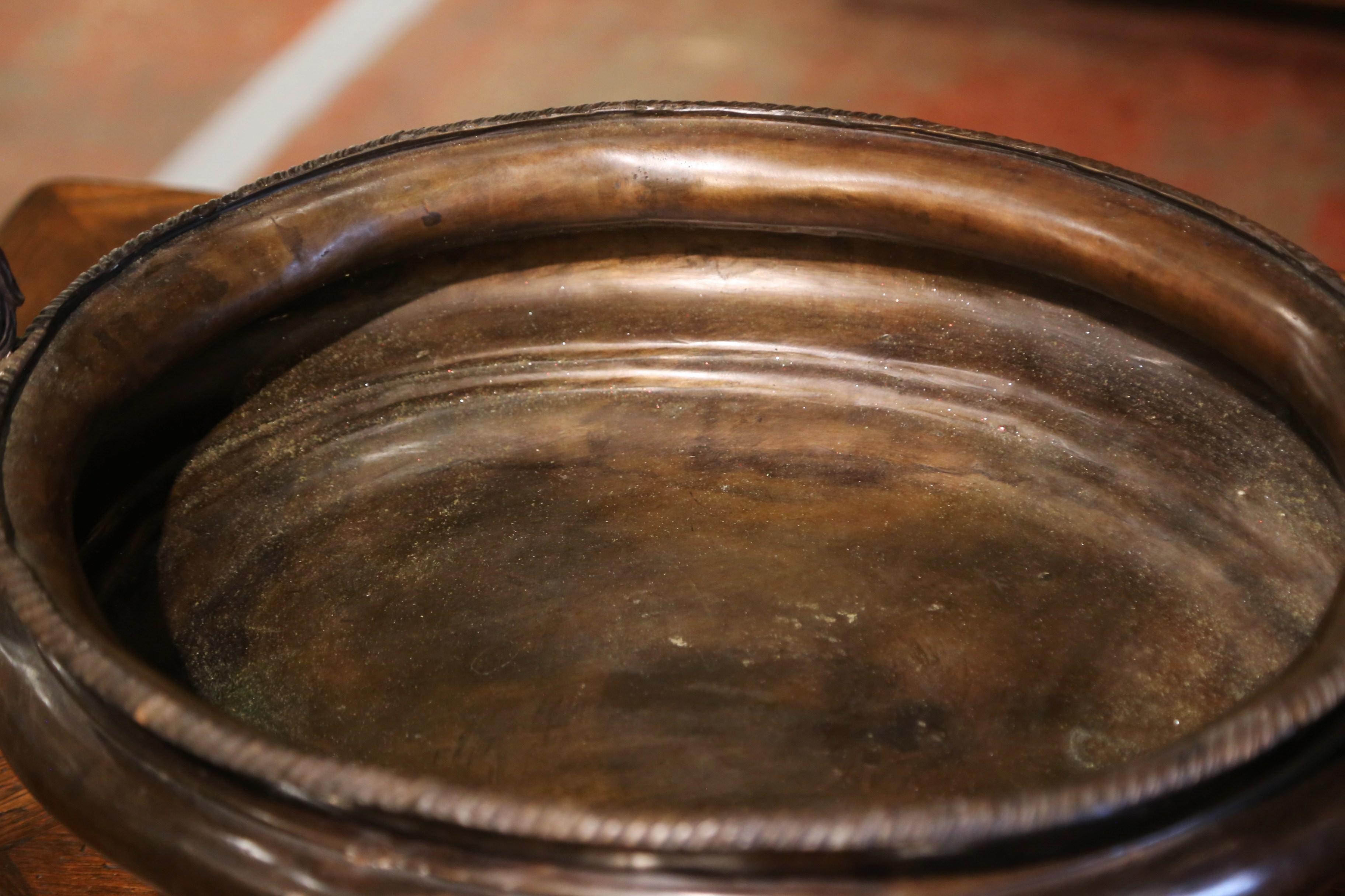 19th Century French Oval Patinated Bronze Jardiniere with Handles For Sale 3