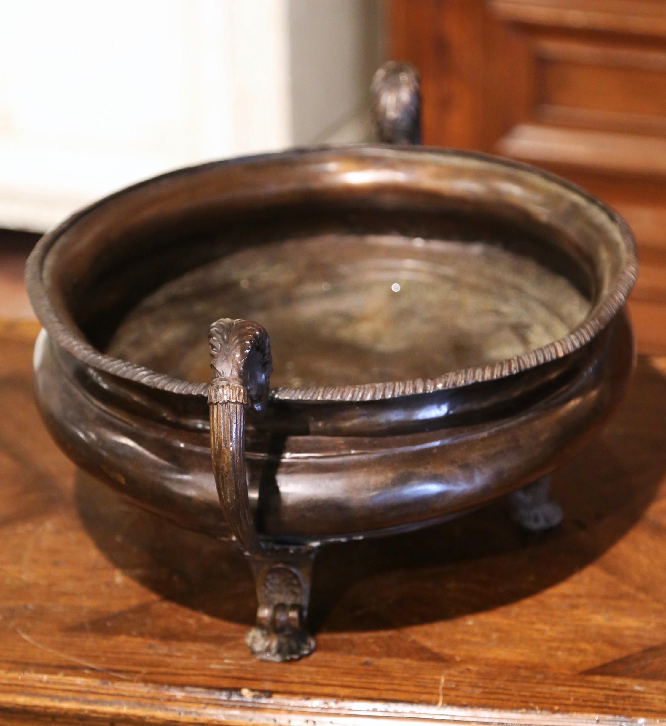 19th Century French Oval Patinated Bronze Jardiniere with Handles For Sale 4
