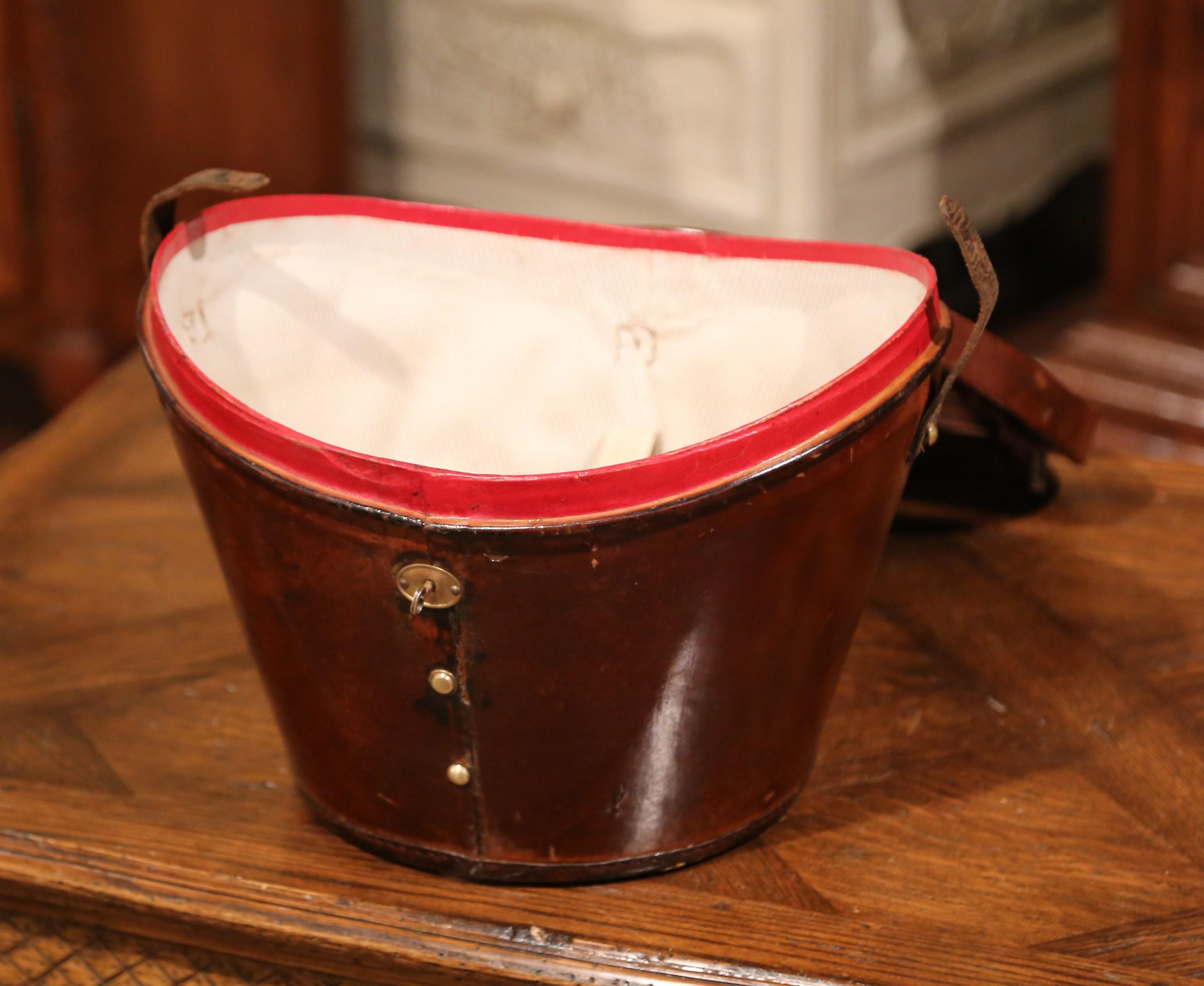 Hand-Crafted 19th Century, French Oval Pigskin Leather Hat Box from Paris