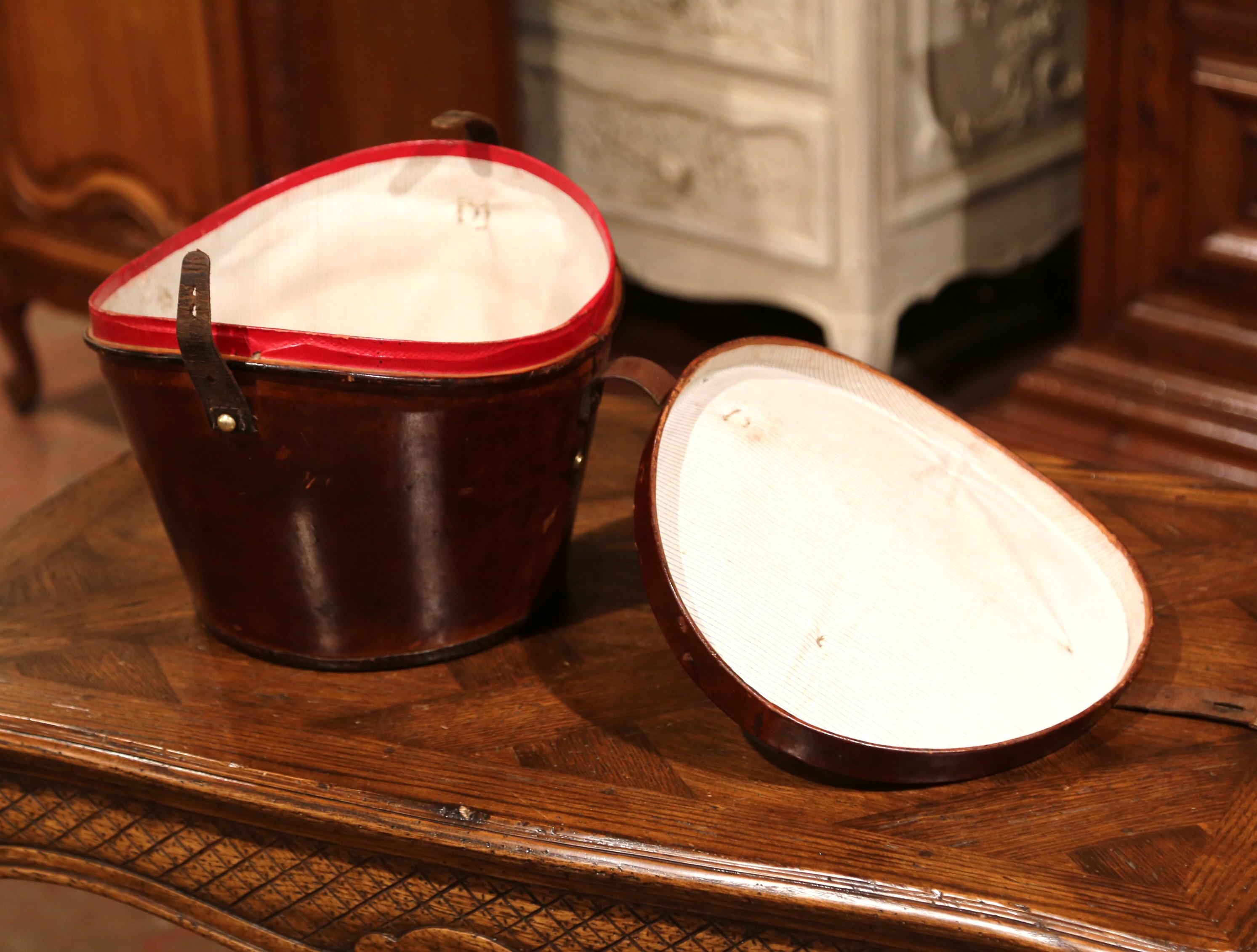 19th Century, French Oval Pigskin Leather Hat Box from Paris 3