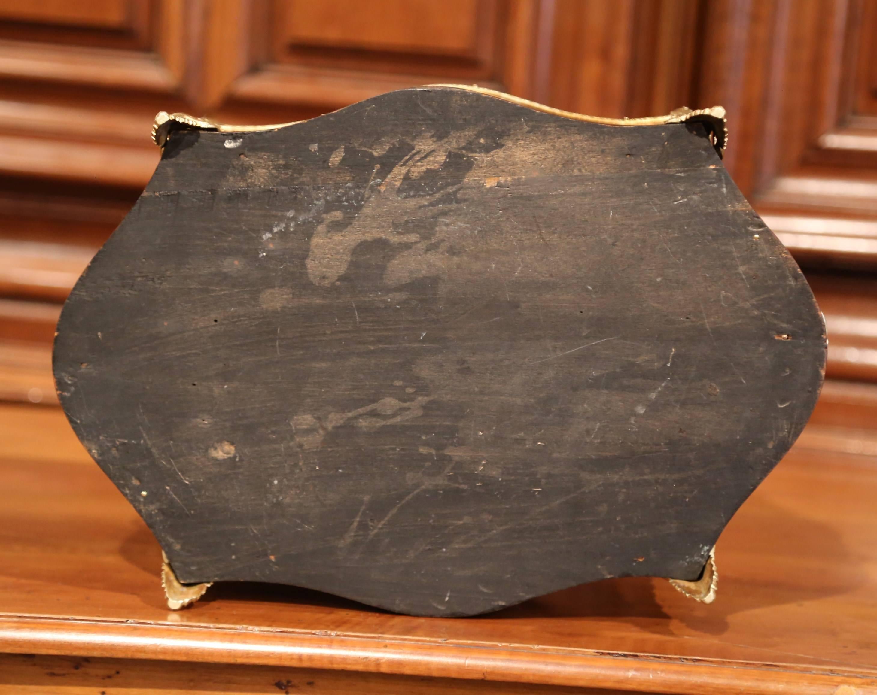 19th Century French Burl Walnut Oval Jardinière with Marquetry and Bronze Mounts 3