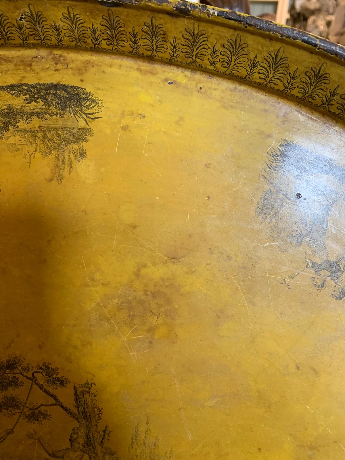 19th Century French Oval Yellow Tole Tray 8
