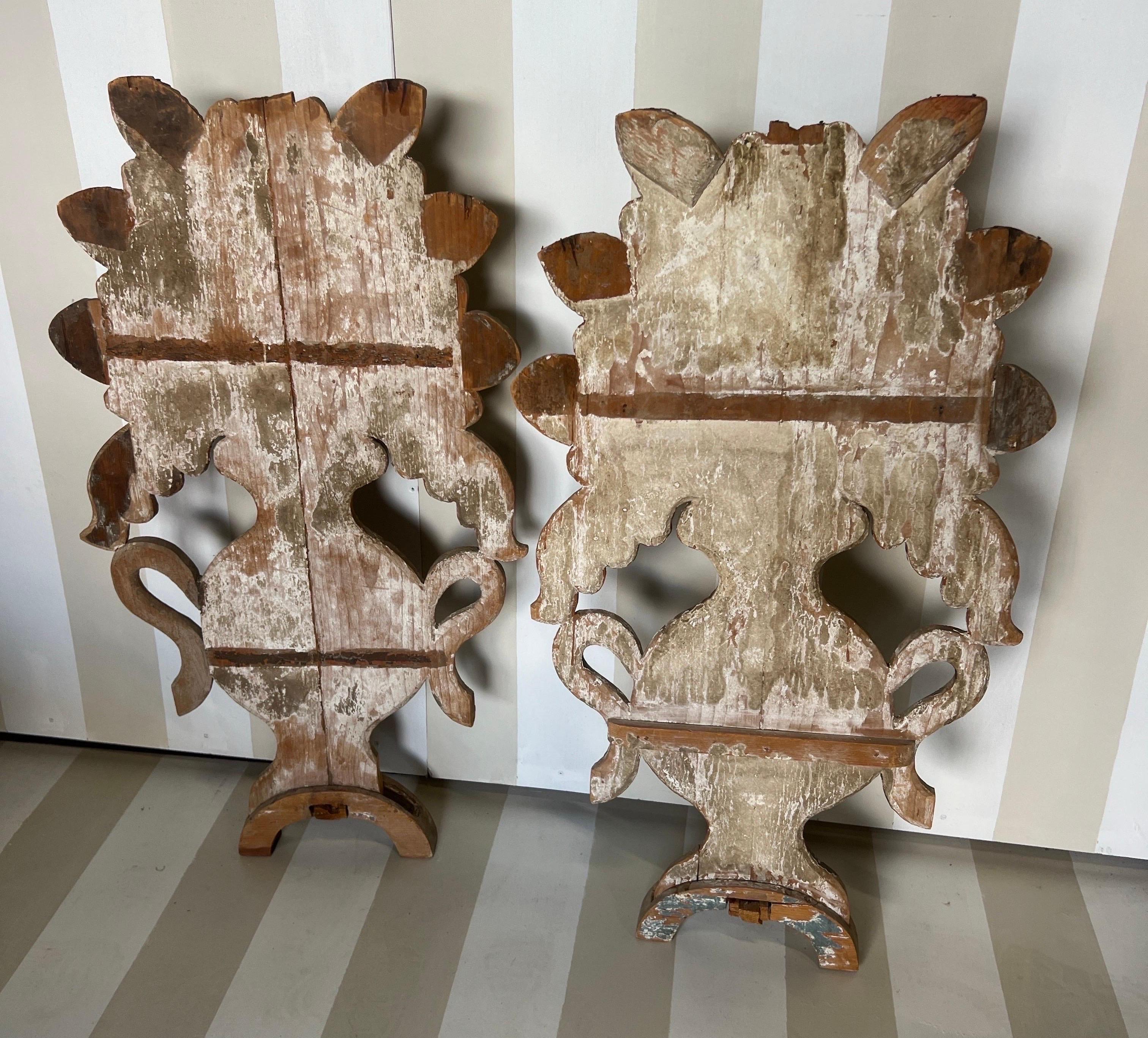 19th Century French Paint & Gilt Decorated Decorative Carved Urns with Ferns For Sale 3