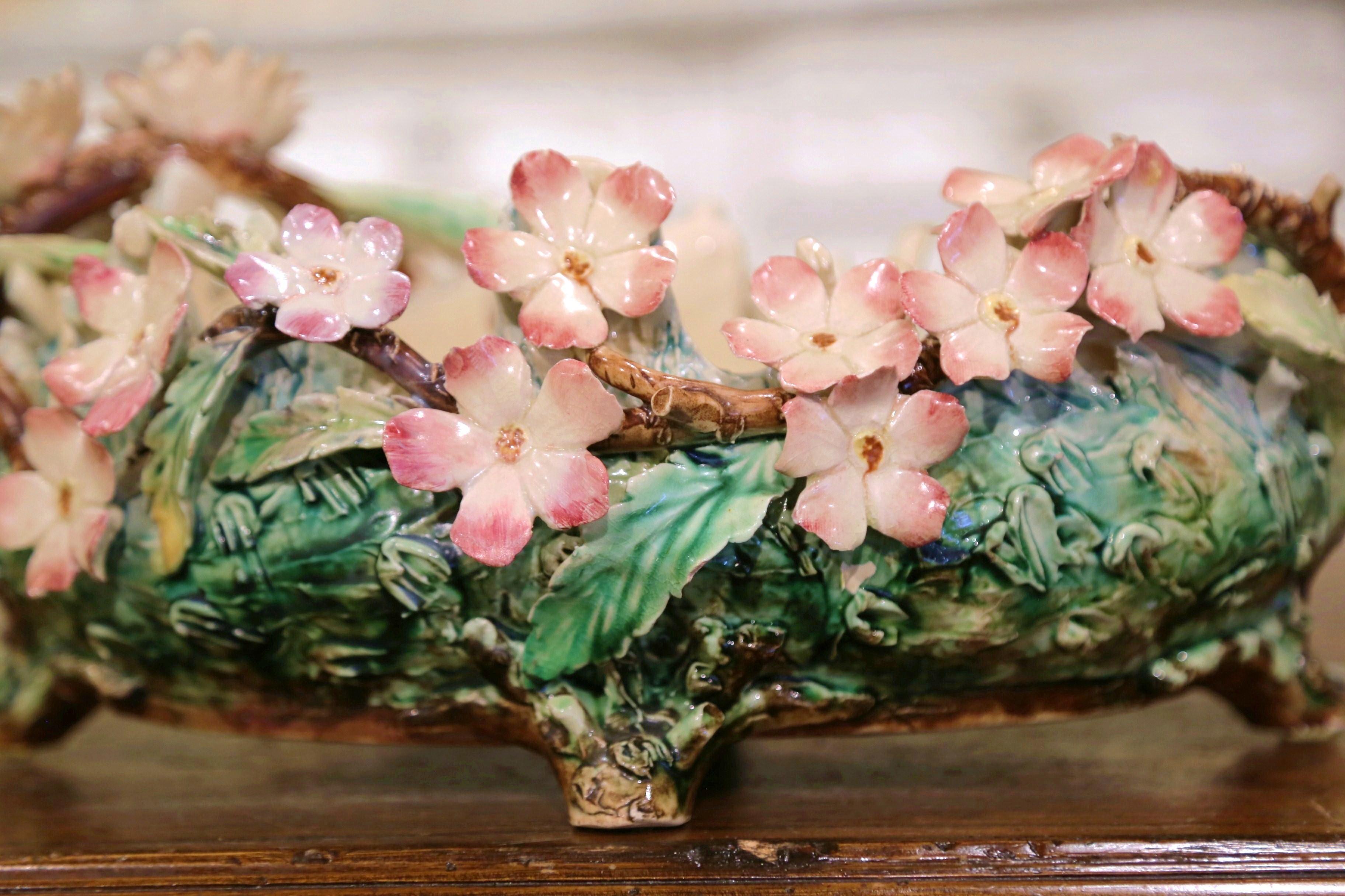 Fait main Pot à Cache Barbotine en céramique peinte du 19ème siècle avec décor floral