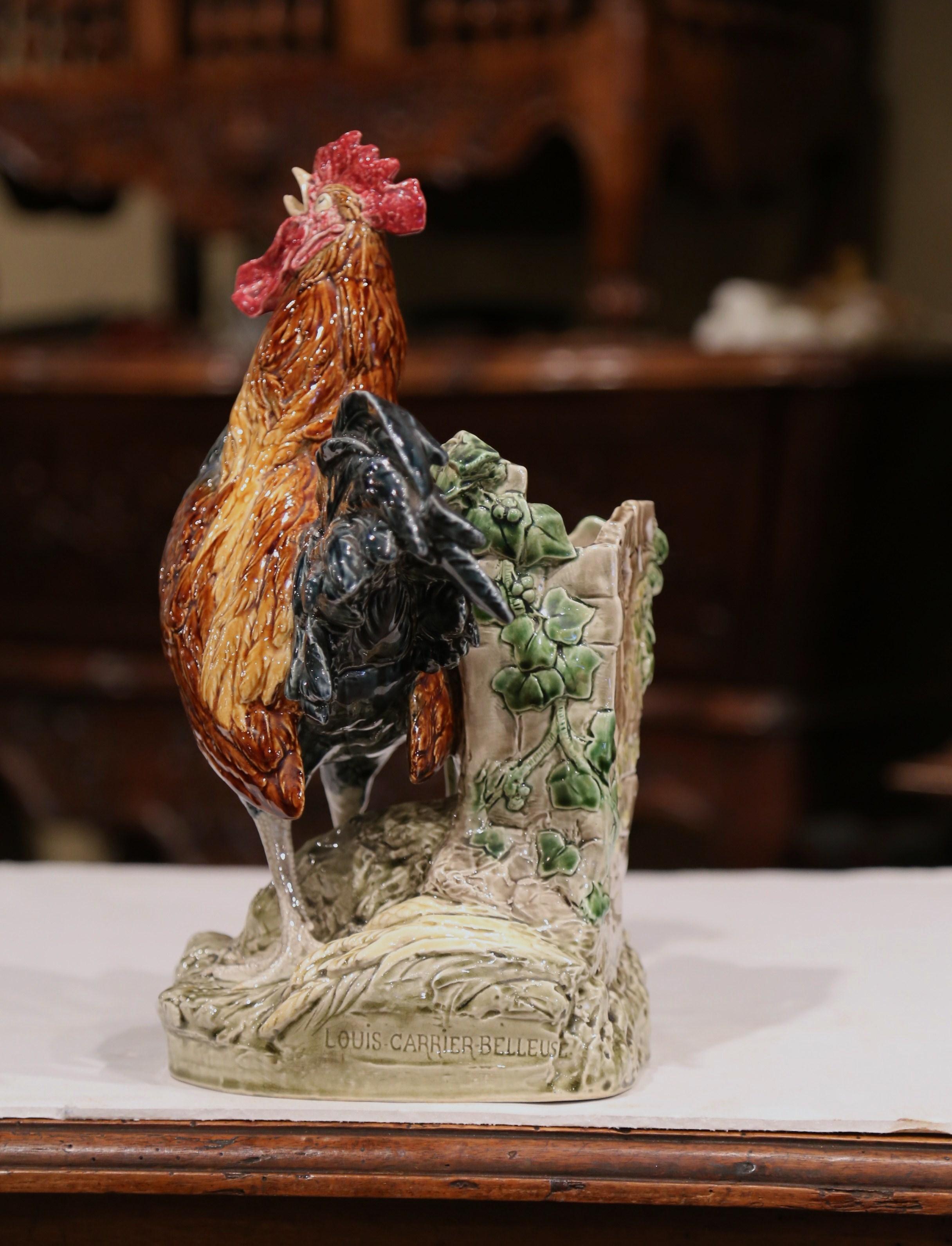 Français vase en céramique peinte du XIXe siècle:: coq signé Louis Carrier-Belleuse