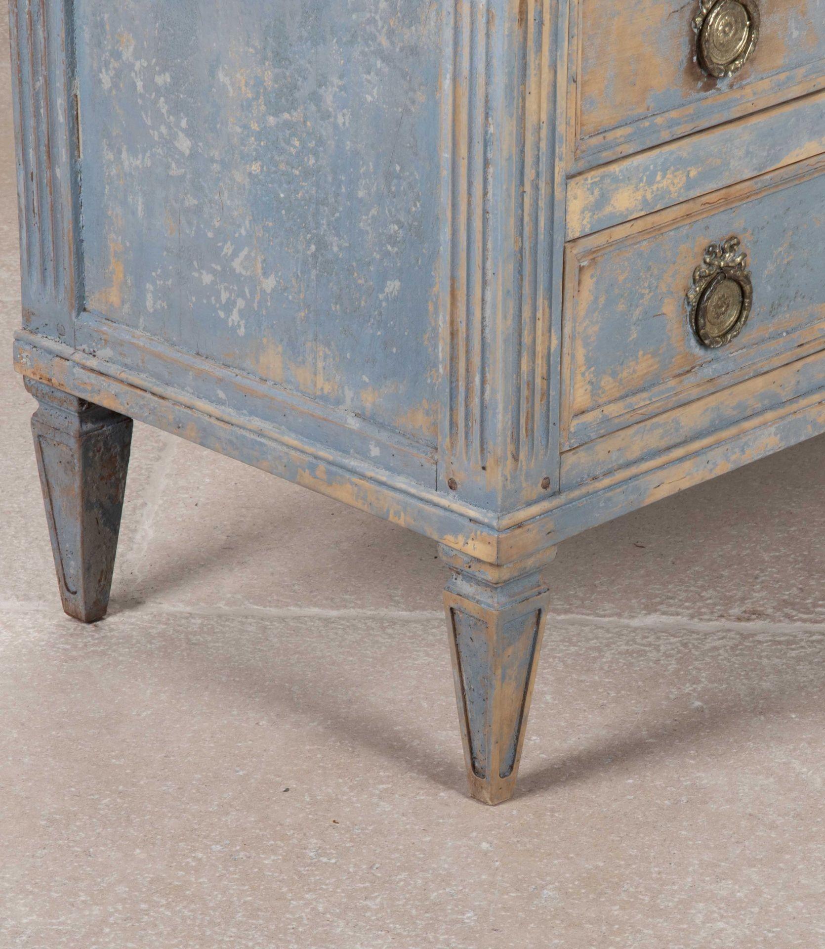 19th Century French Painted Commode For Sale 4