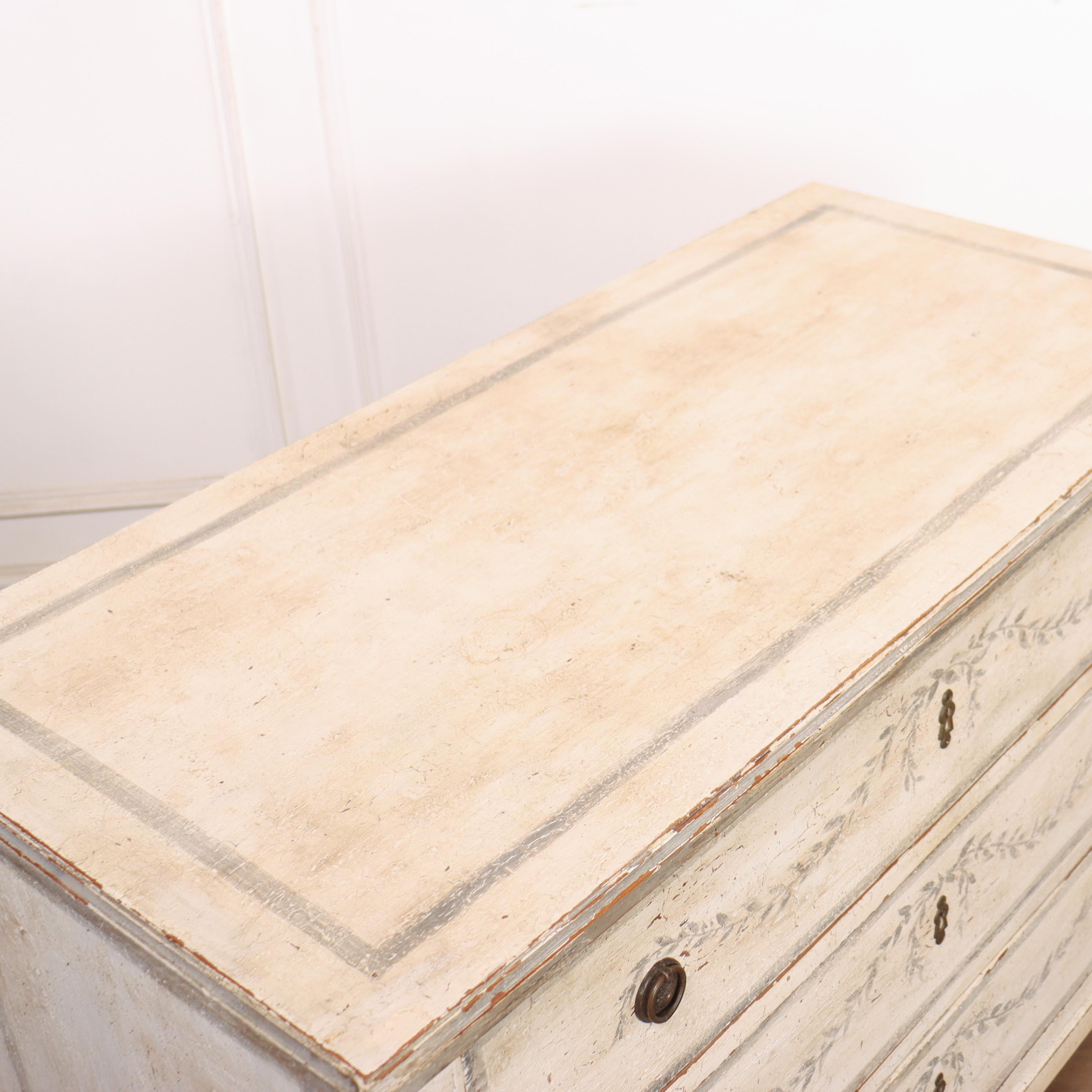 Commode dipinta francese del XIX secolo in vendita 6