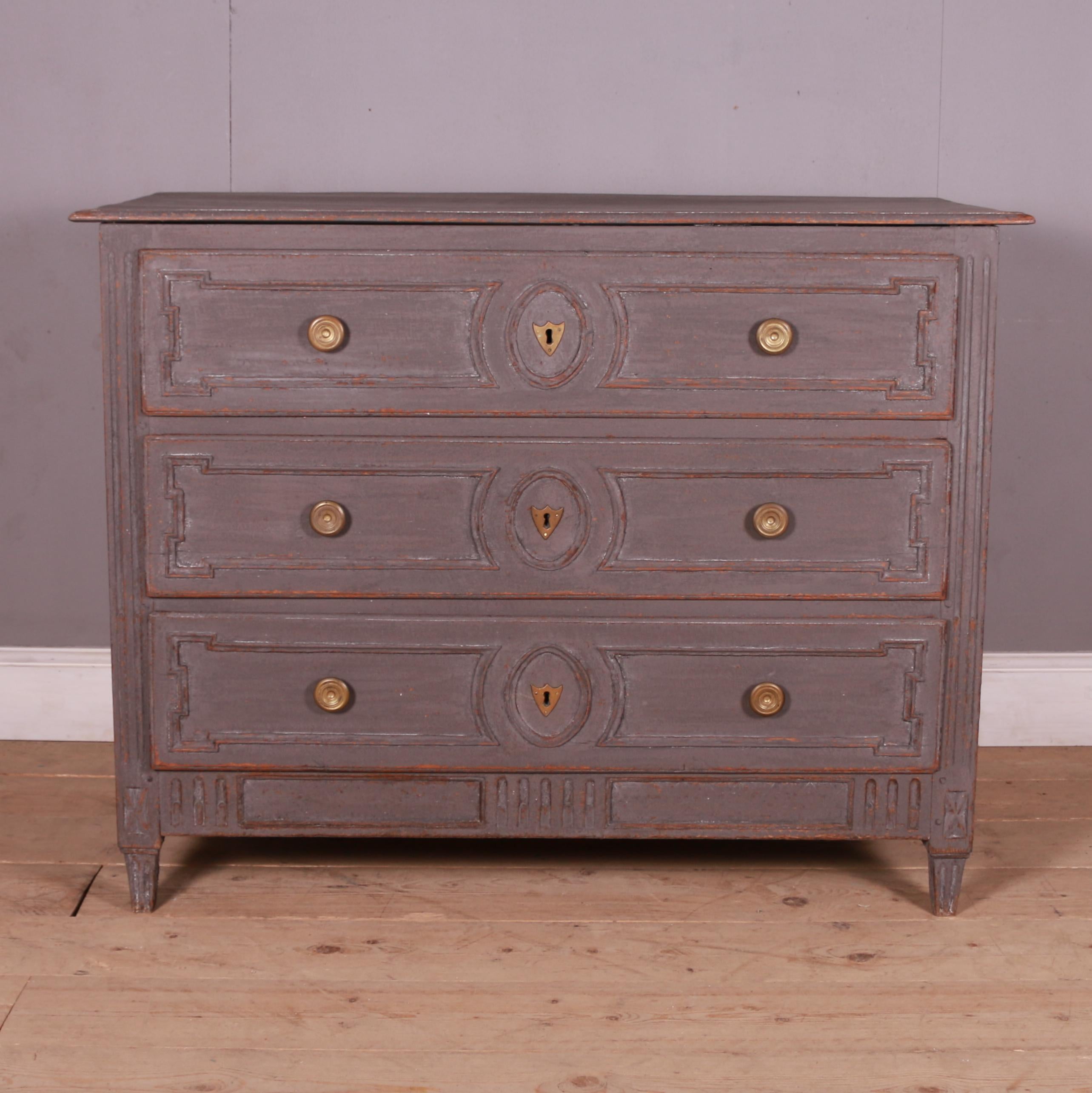 19th Century French Painted Commode In Good Condition For Sale In Leamington Spa, Warwickshire