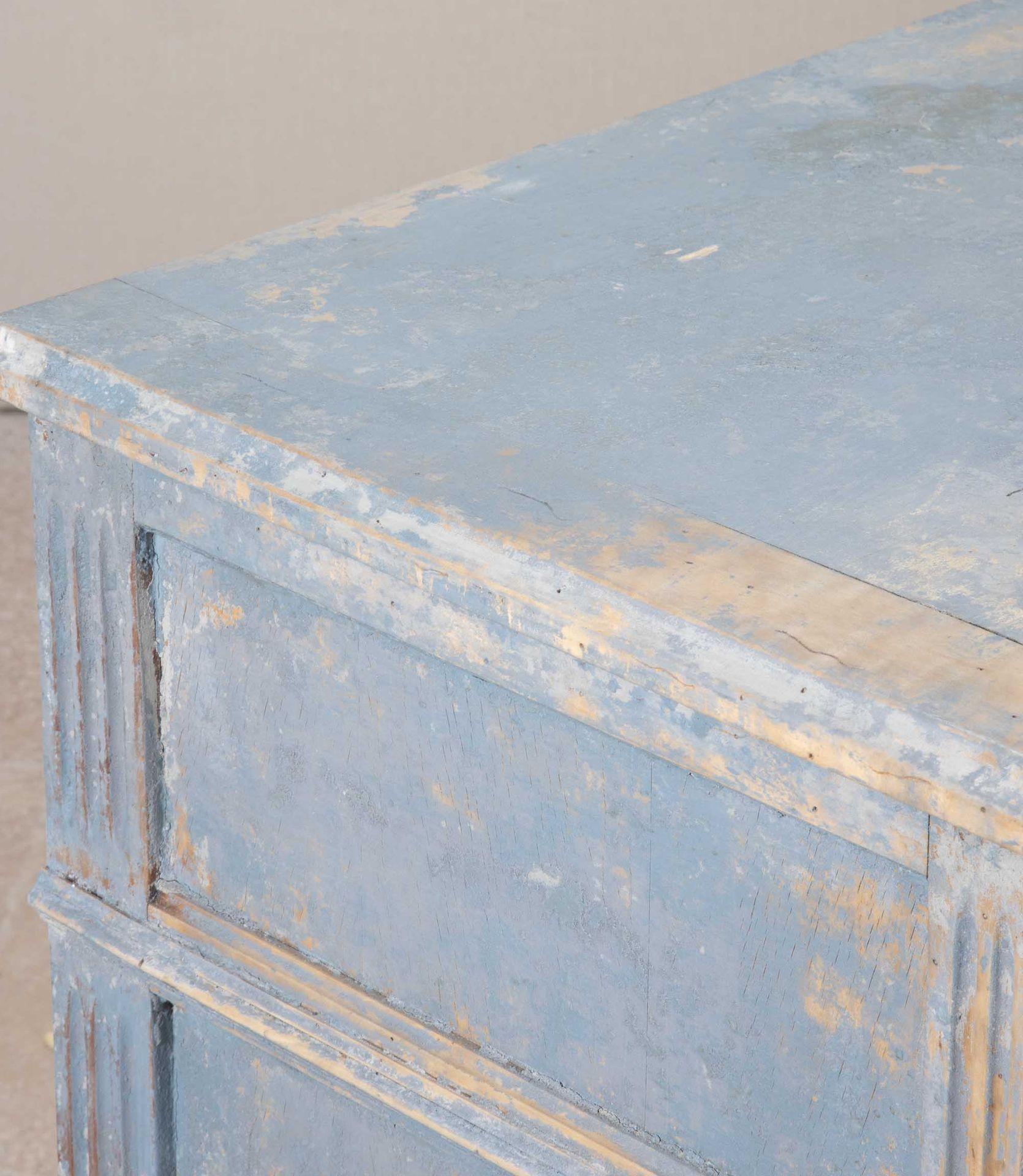 19th Century French Painted Commode In Good Condition For Sale In Gloucestershire, GB
