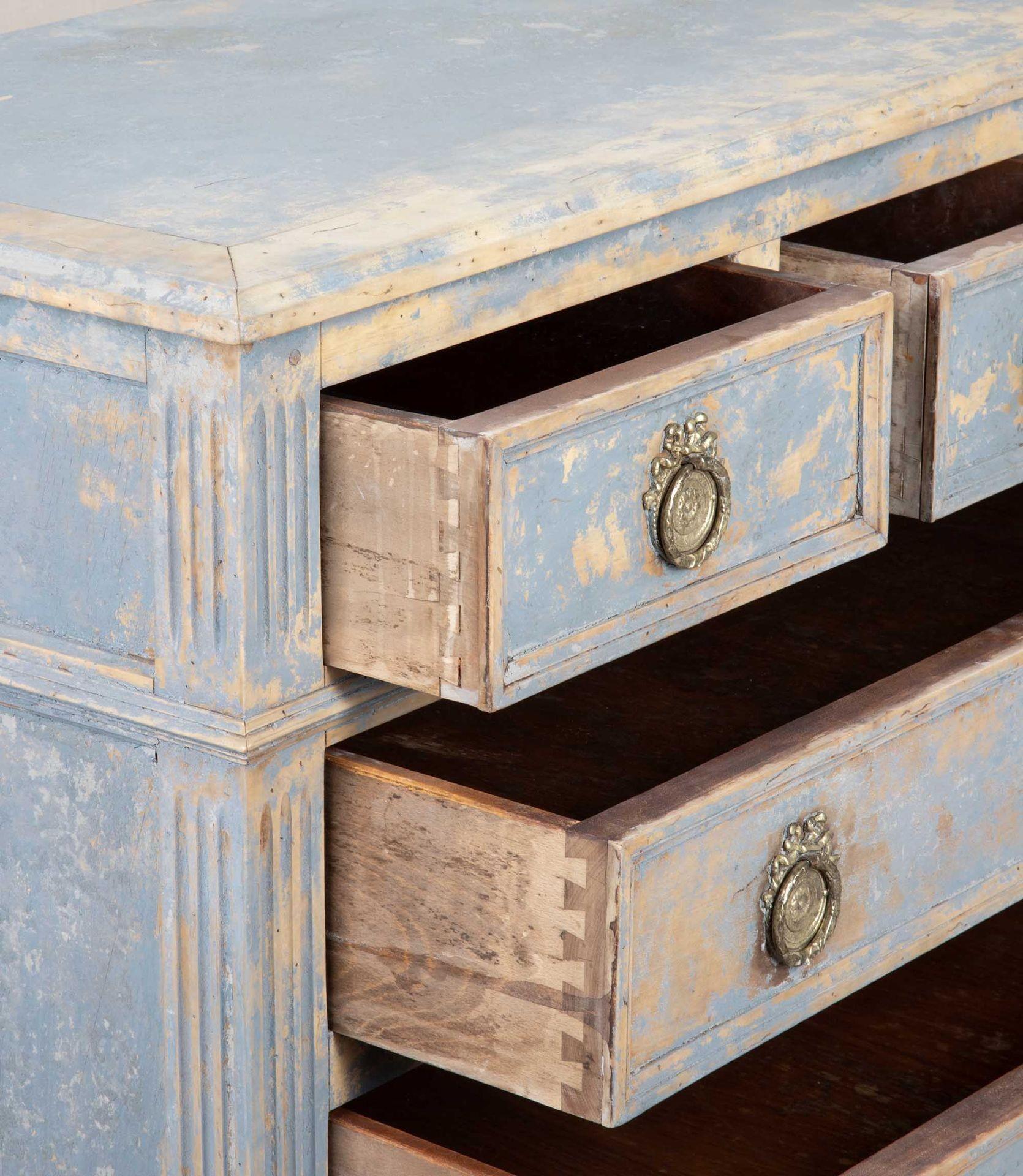 19th Century French Painted Commode For Sale 1
