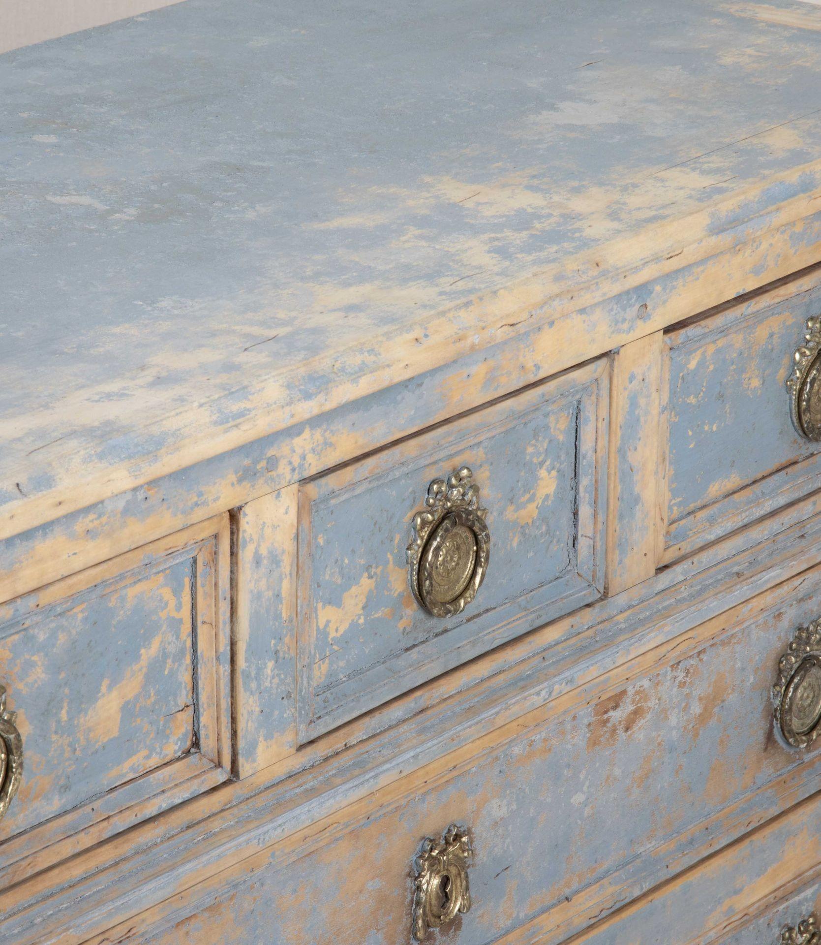 19th Century French Painted Commode For Sale 3