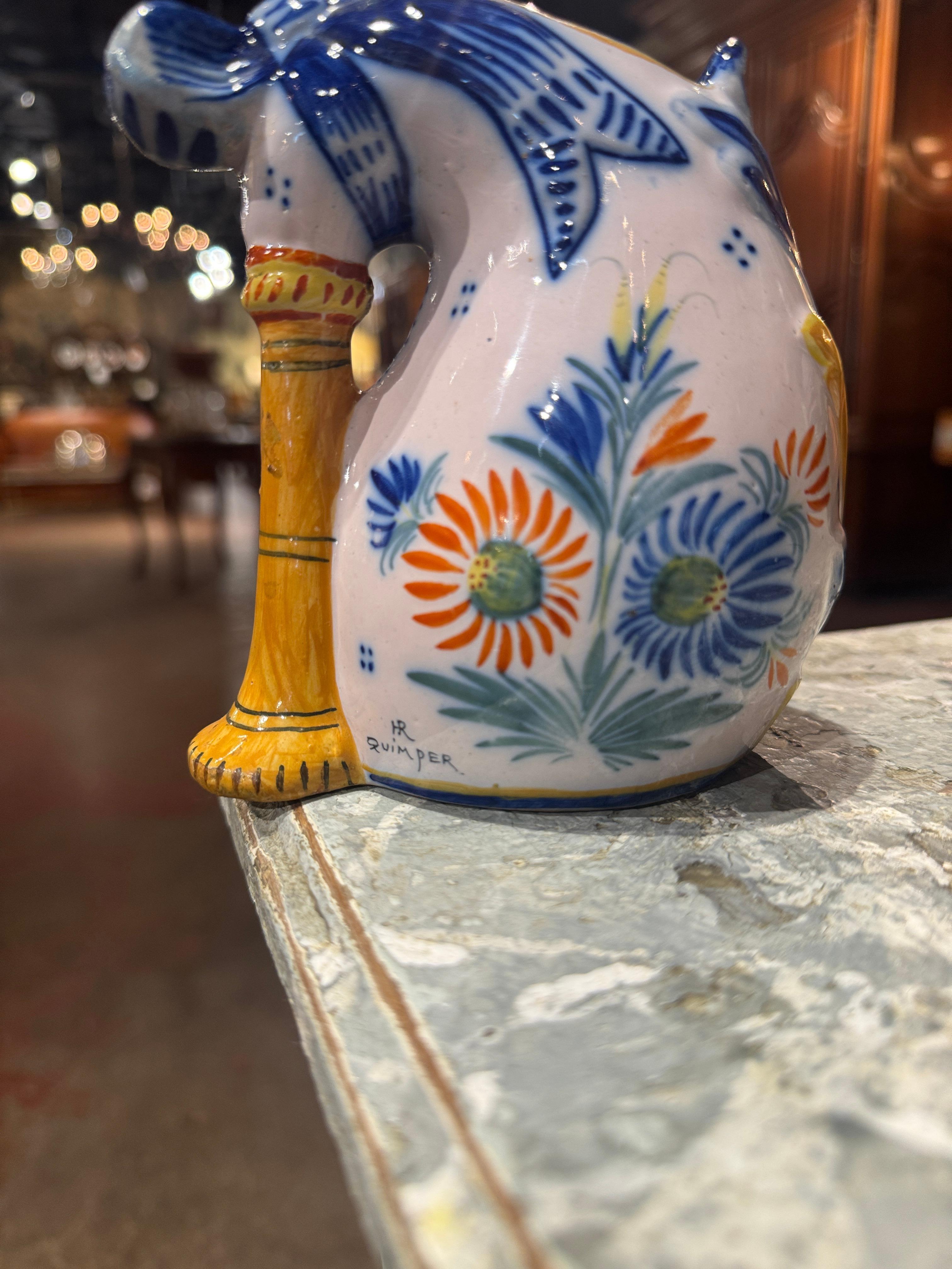 Peint à la main Vase français du 19ème siècle en faïence peinte en forme de bagpipe signé HR Quimper en vente