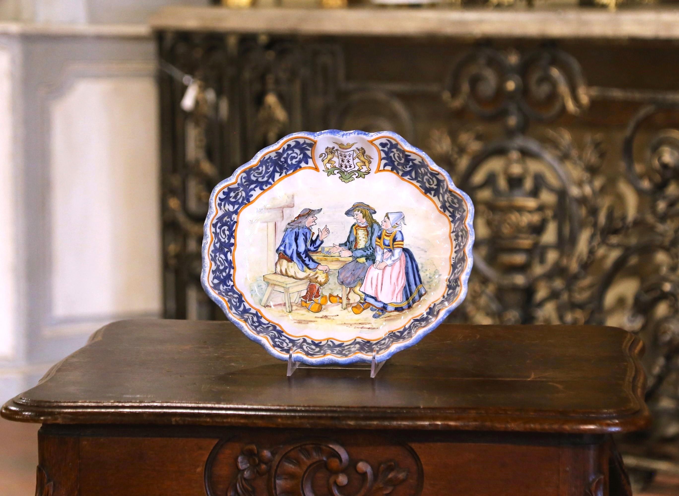 Cuenco de pared / Vide-Poche francés del siglo XIX de loza pintada Porquier Beau Quimper Pintado a mano en venta