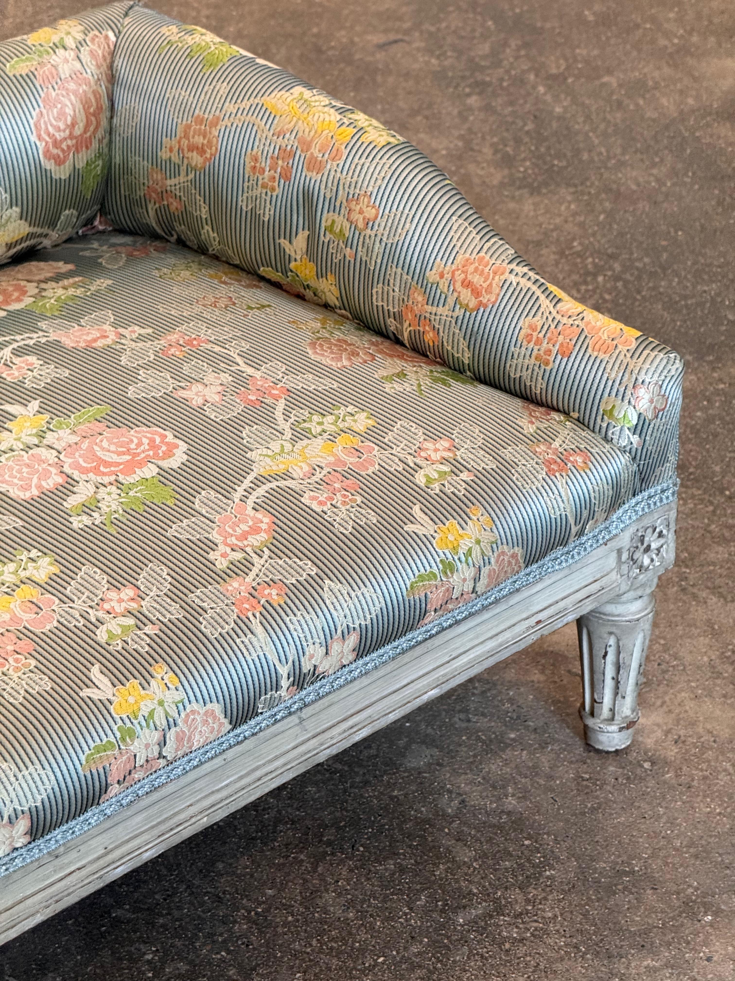 Französischer bemalter Fußhocker des 19. Jahrhunderts im Angebot 1
