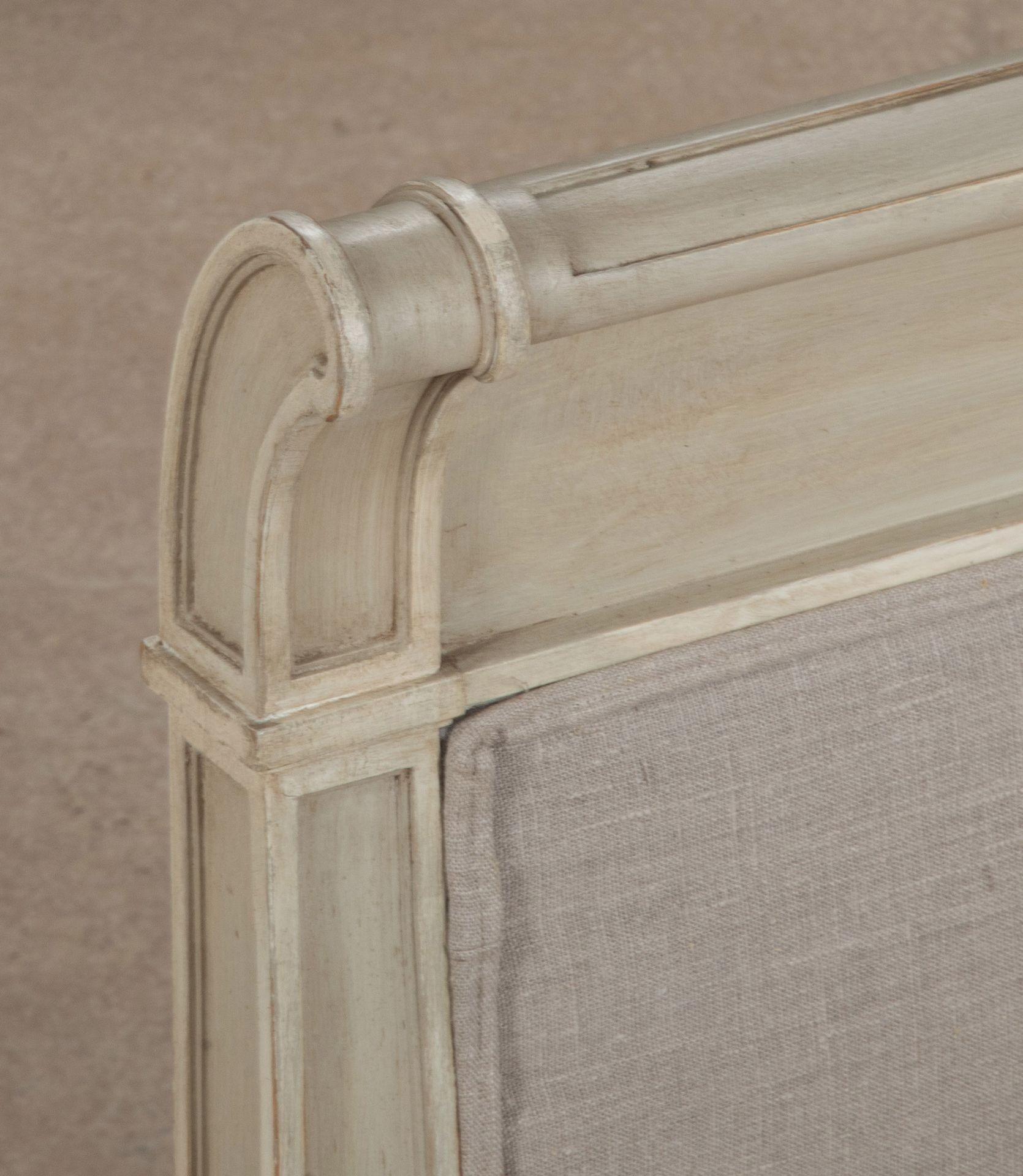 Lit King Size du 19ème siècle, peint en français, de style néo-classique en vente 2