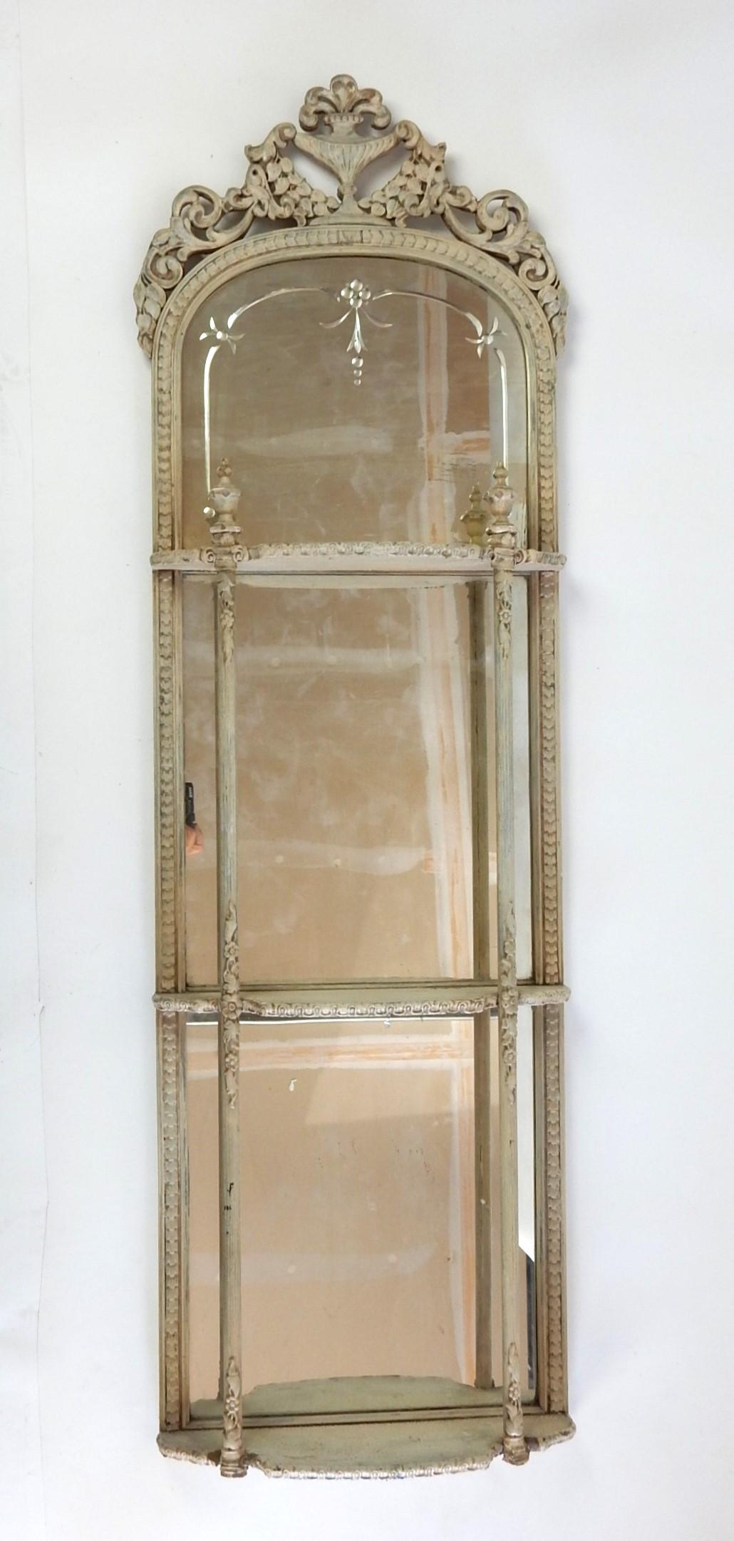 Miroir Trumeau à étagères du 19ème siècle peint en France en vente 8