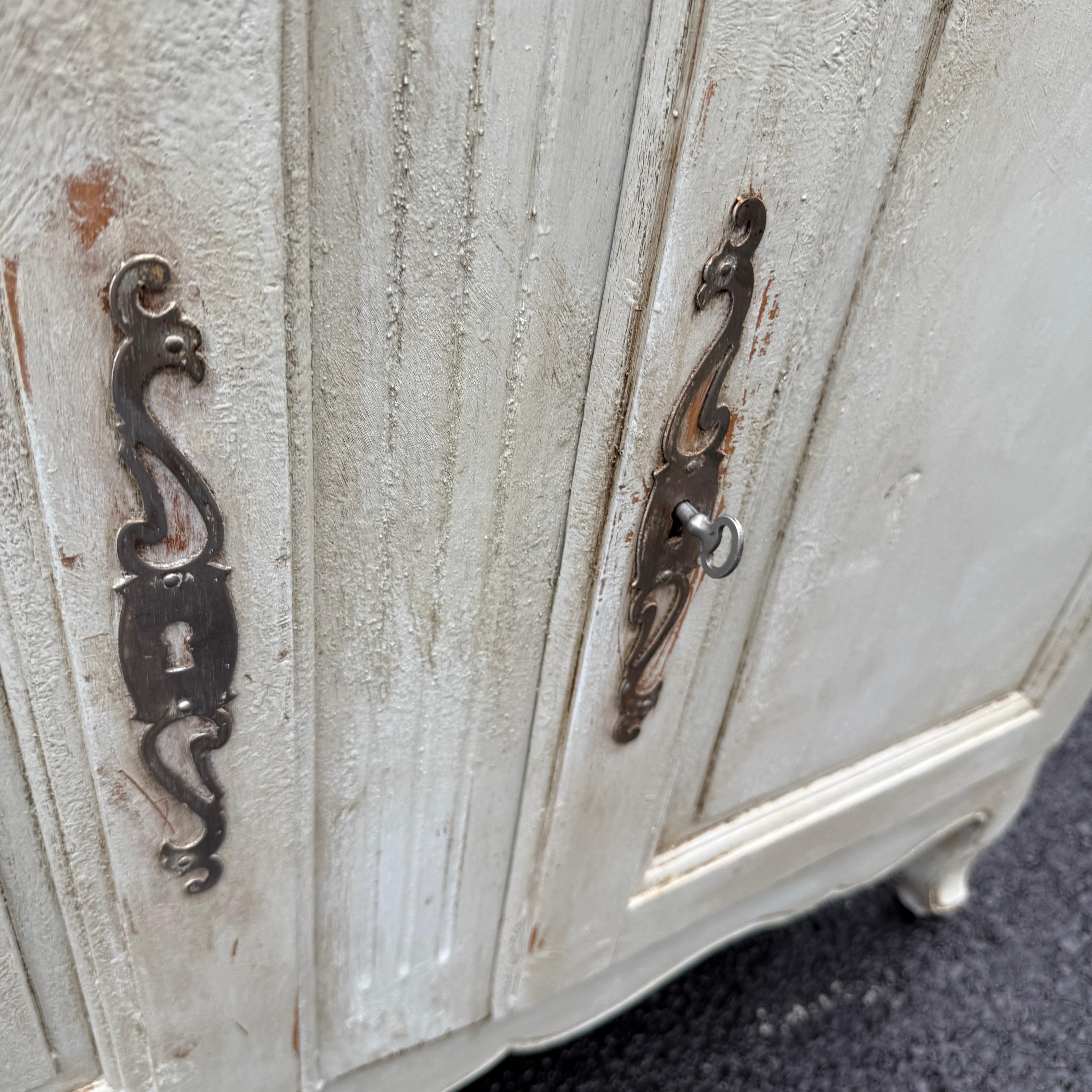 19th Century French Painted Sideboard Cabinet with Drawers For Sale 9