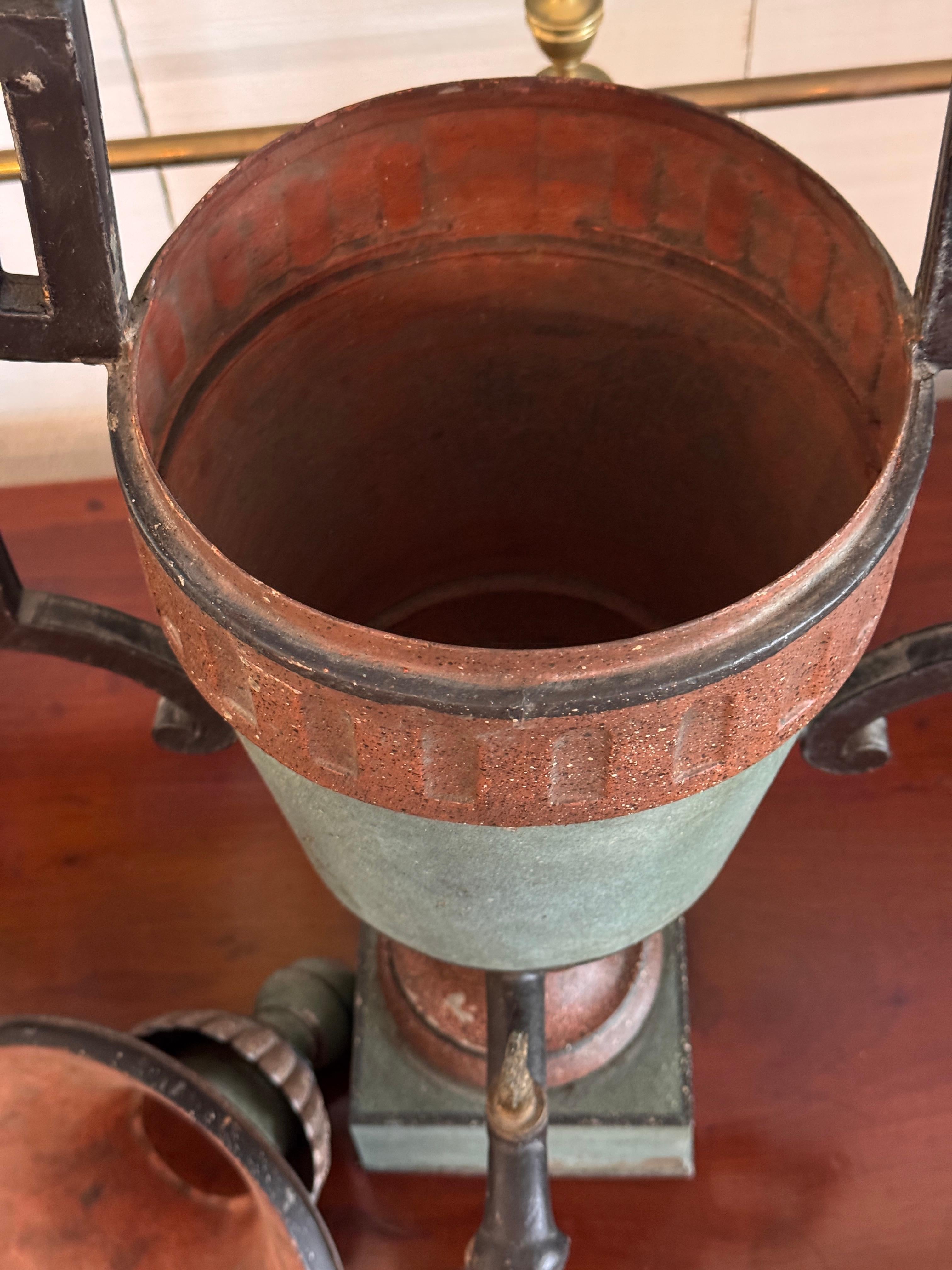 19th Century French Painted Tole Urn With Lid and Figural Spout in vendita 6