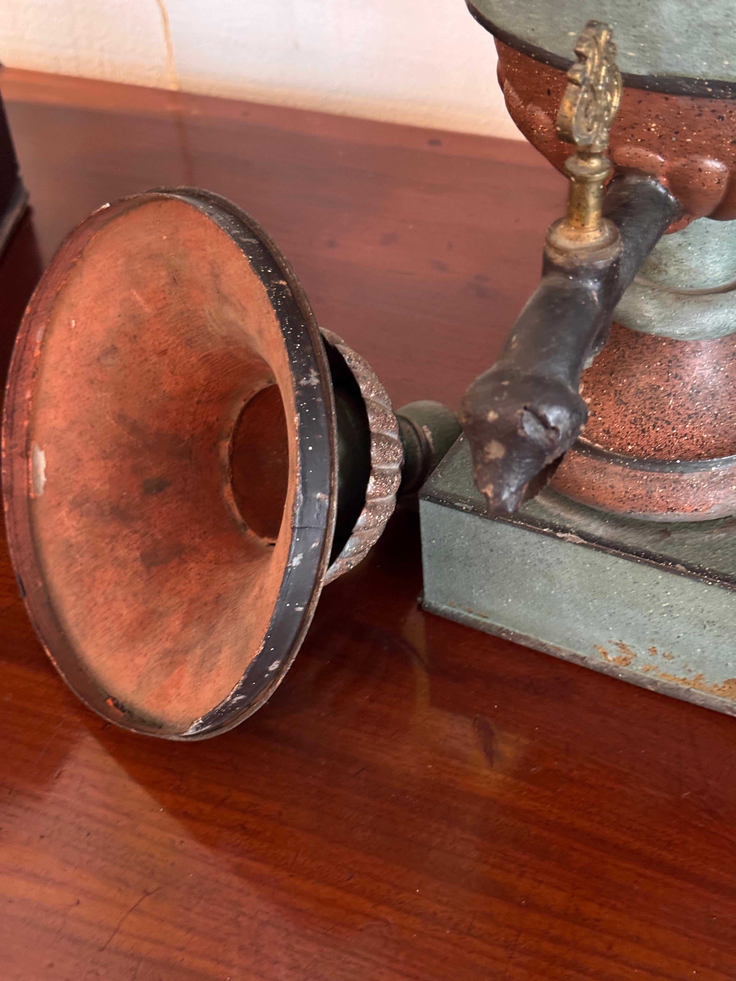 19th Century French Painted Tole Urn With Lid and Figural Spout in vendita 7