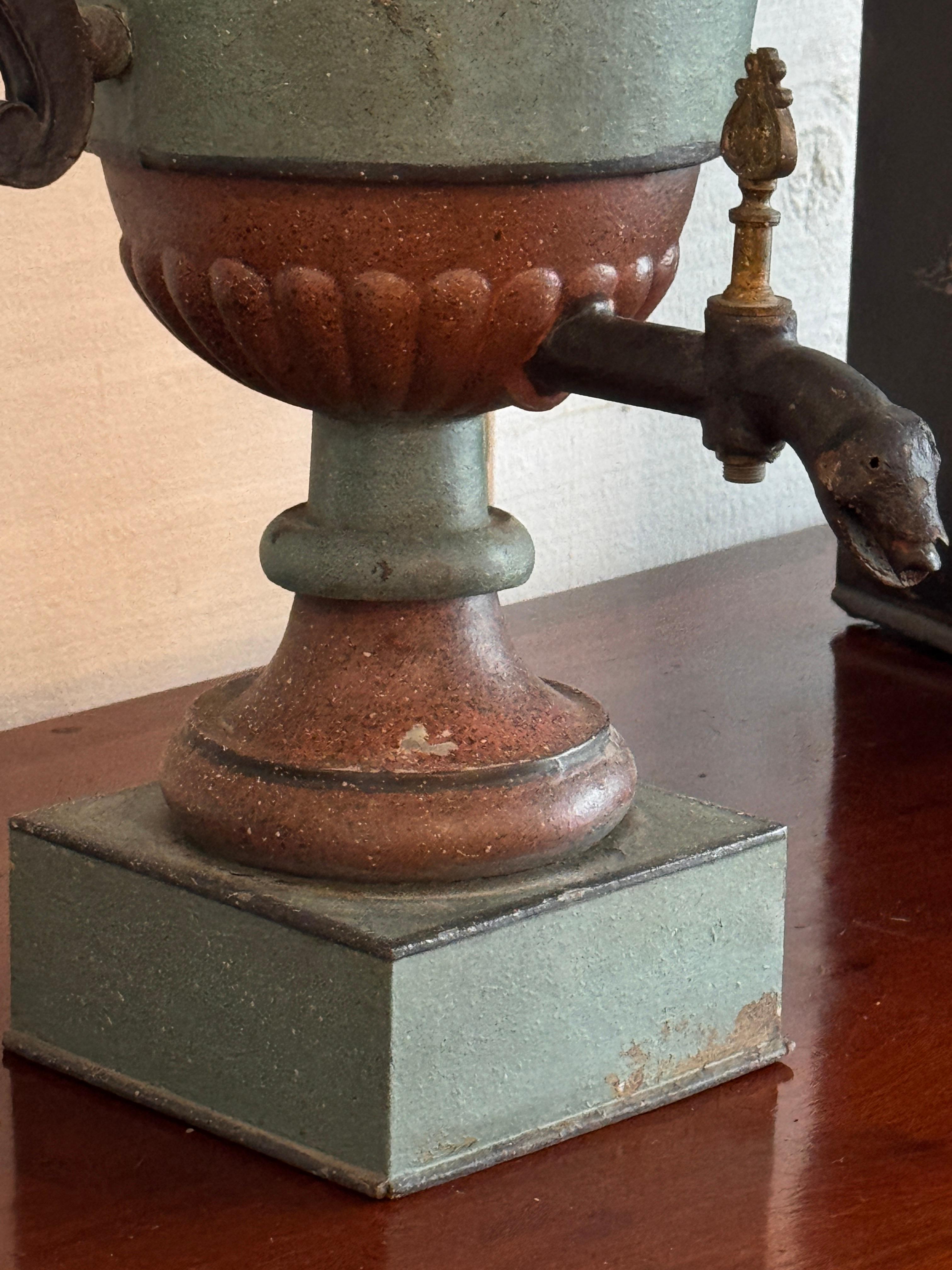 19th Century French Painted Tole Urn With Lid and Figural Spout in vendita 1